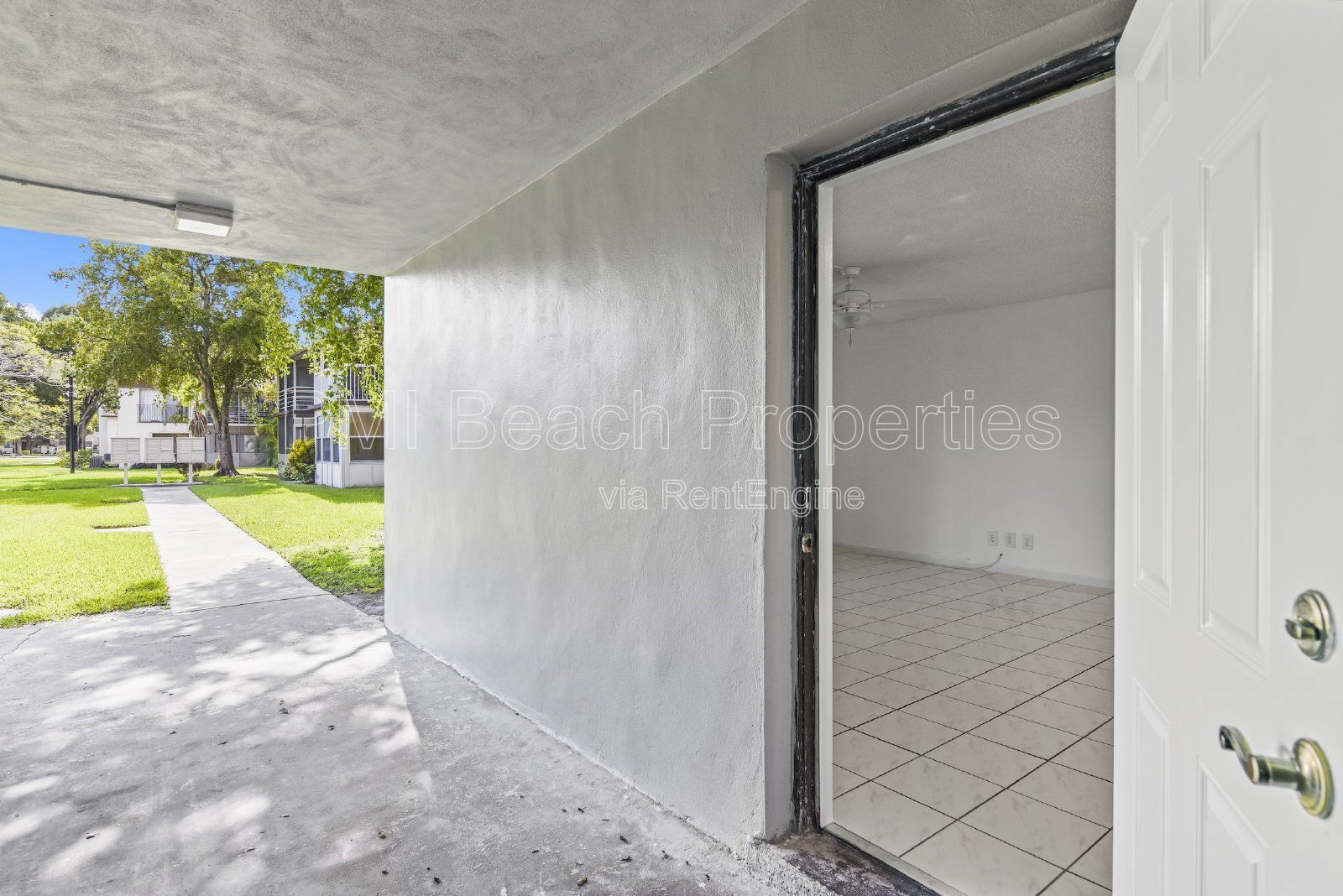 Welcome to this meticulously cared for 2 bedroom/2bath in the Laurels community. property image