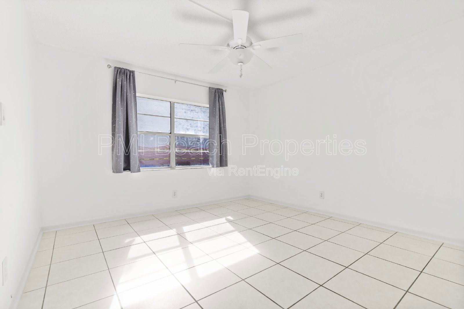 Welcome to this meticulously cared for 2 bedroom/2bath in the Laurels community. property image