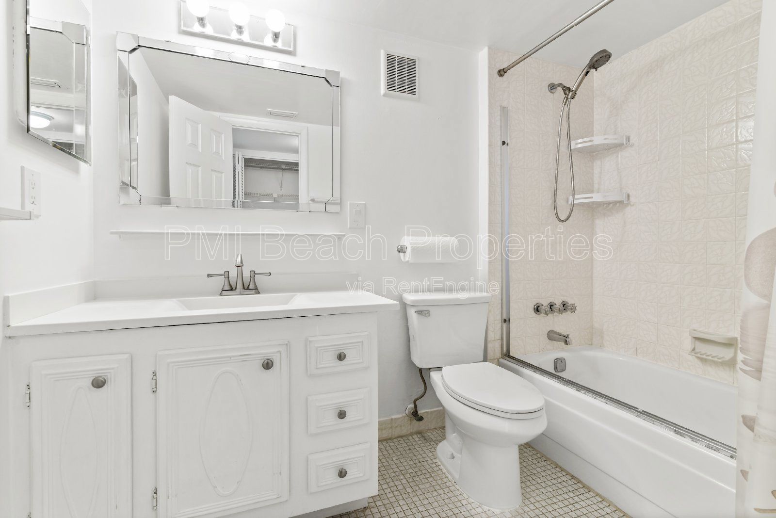 Welcome to this meticulously cared for 2 bedroom/2bath in the Laurels community. property image