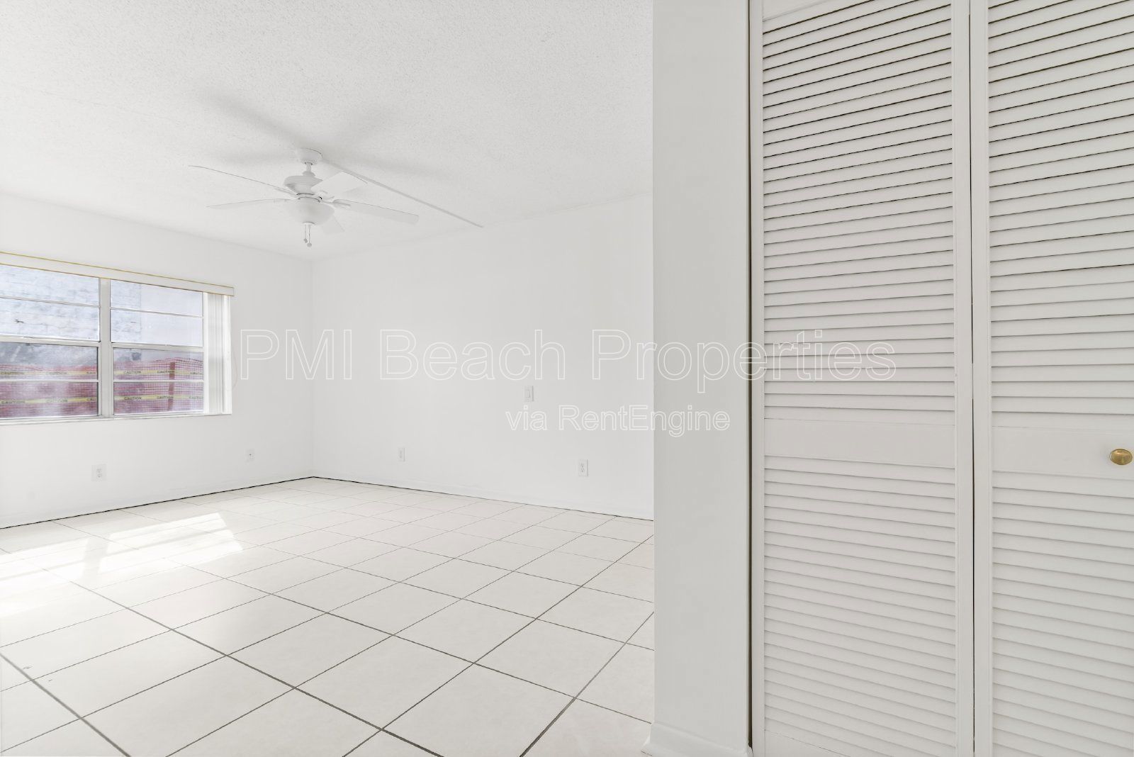 Welcome to this meticulously cared for 2 bedroom/2bath in the Laurels community. property image