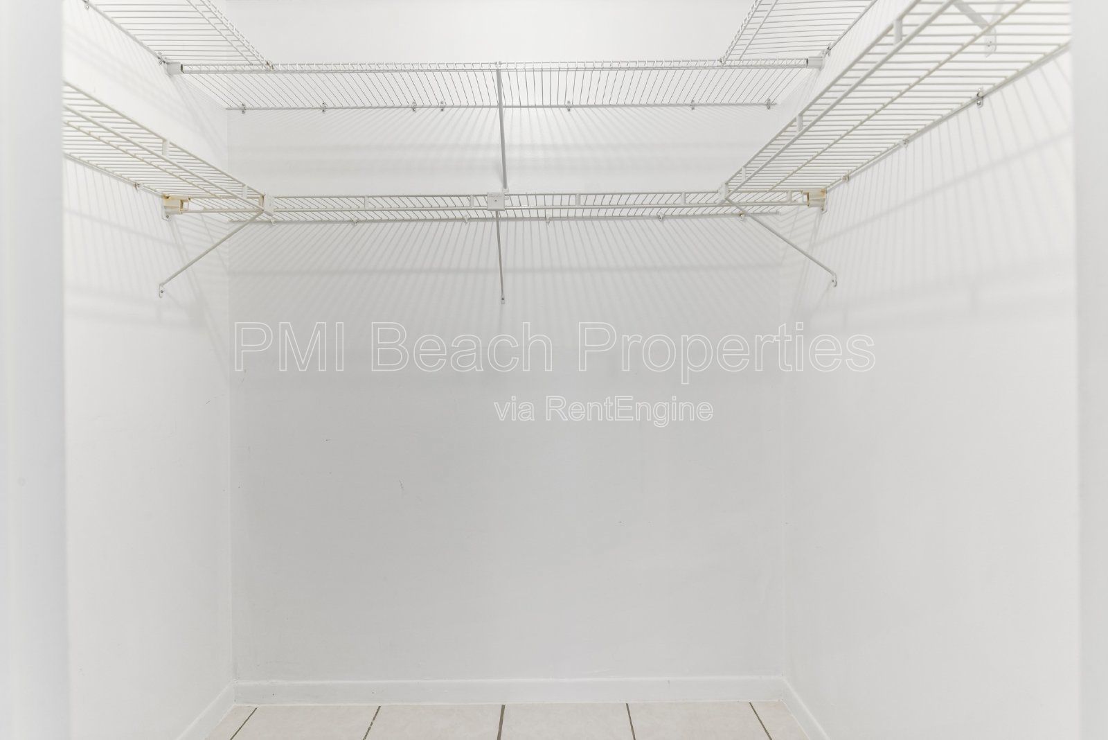 Welcome to this meticulously cared for 2 bedroom/2bath in the Laurels community. property image