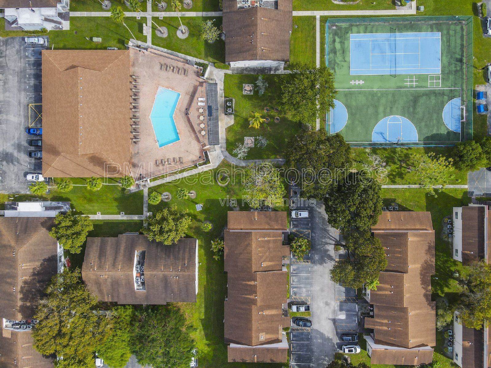 Welcome to this meticulously cared for 2 bedroom/2bath in the Laurels community. property image