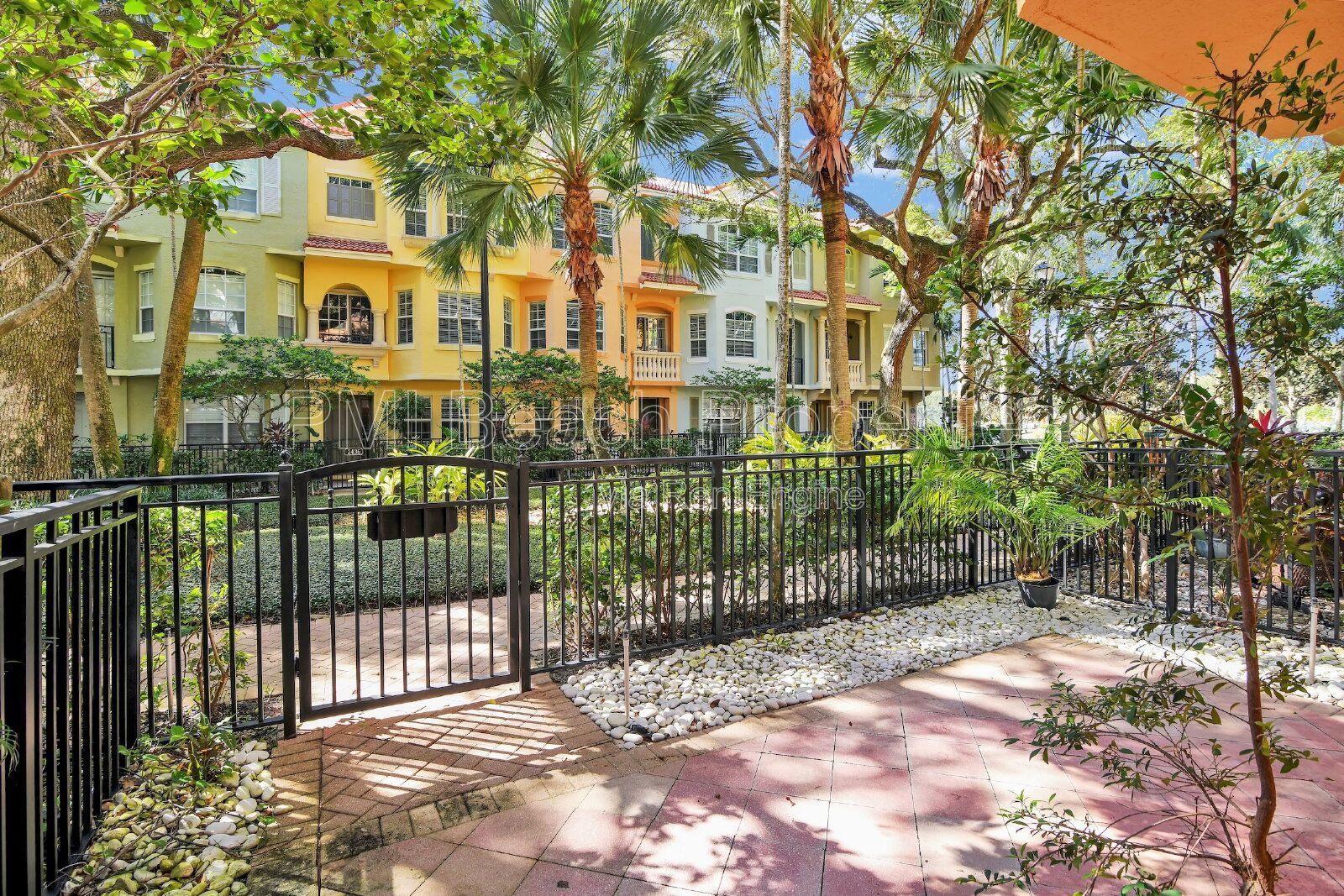 Beautiful 3 BR, 3.5 BA luxury townhome property image