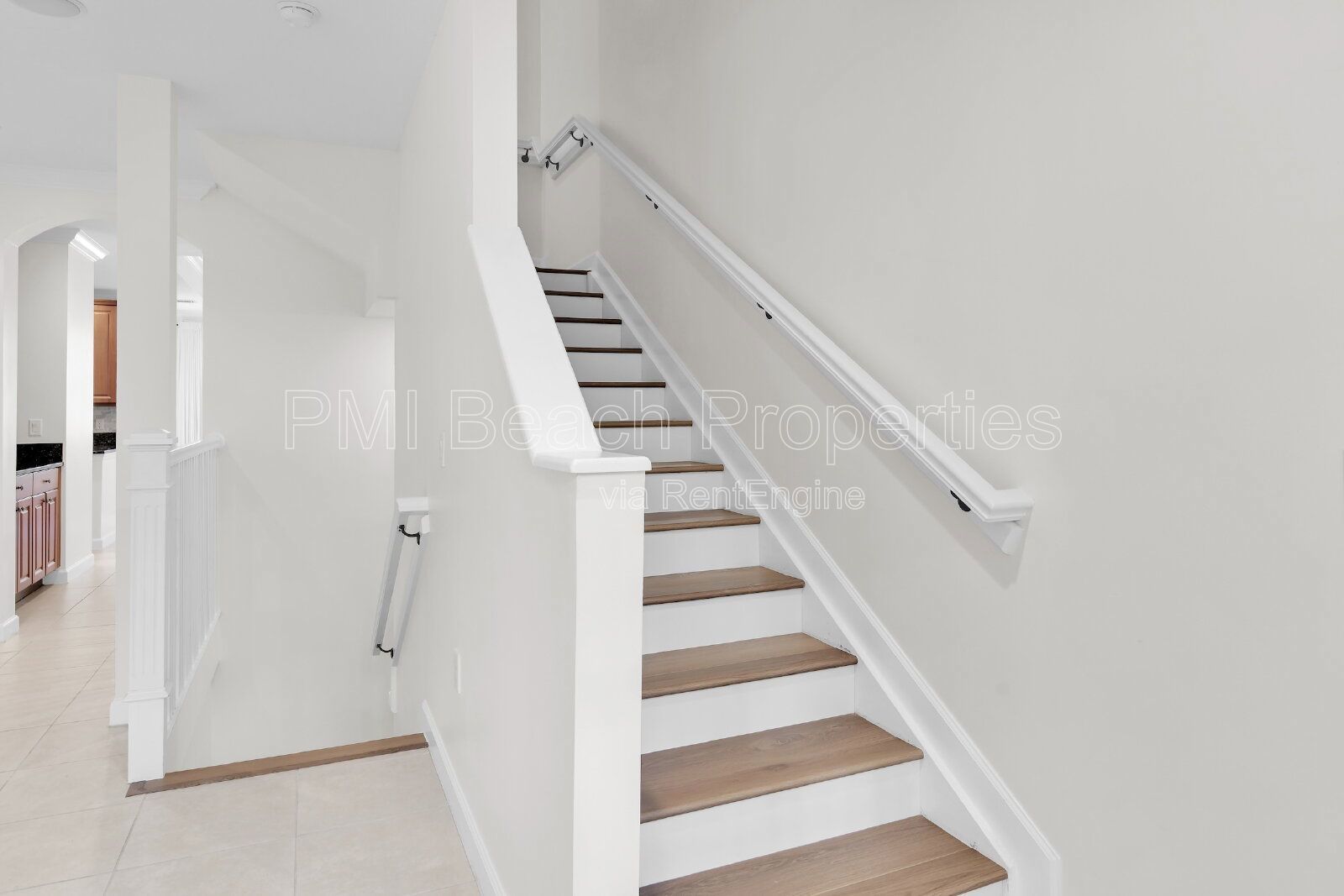 Beautiful 3 BR, 3.5 BA luxury townhome property image