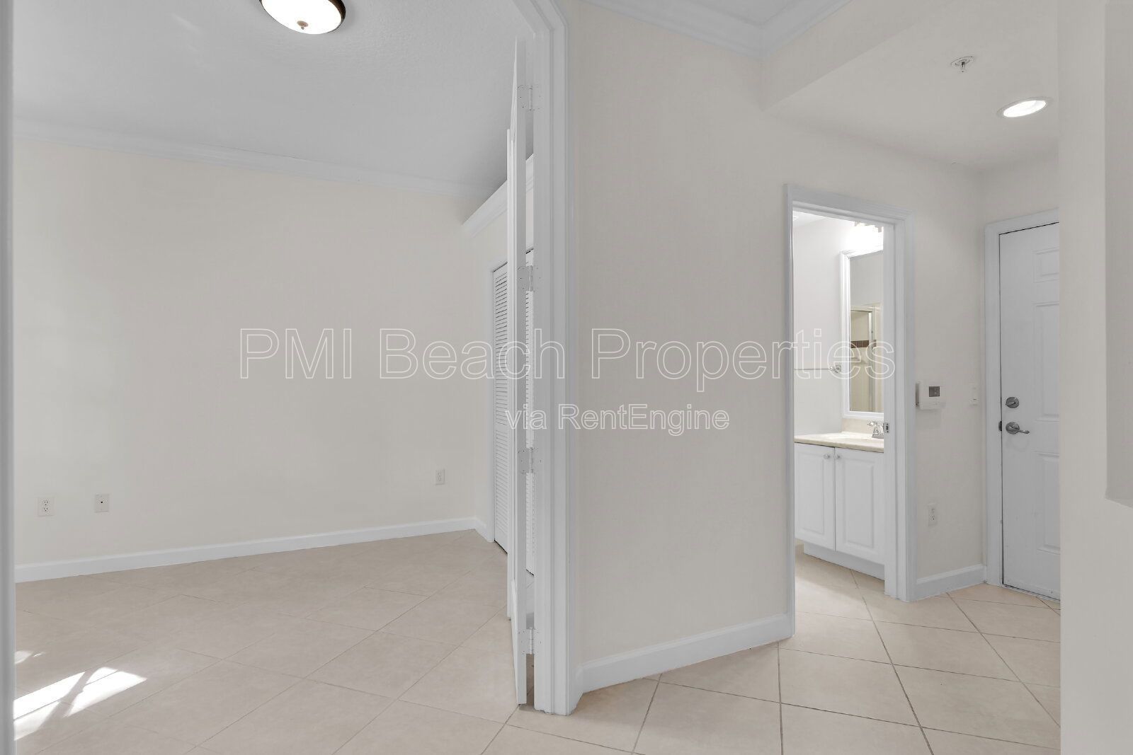 Beautiful 3 BR, 3.5 BA luxury townhome property image