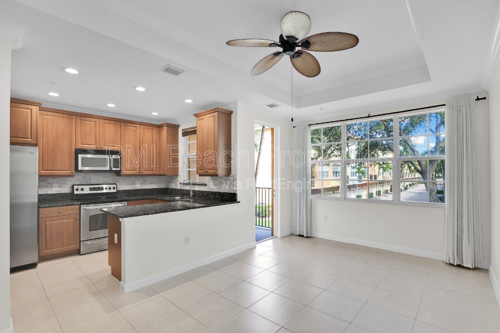 Beautiful 3 BR, 3.5 BA luxury townhome property image