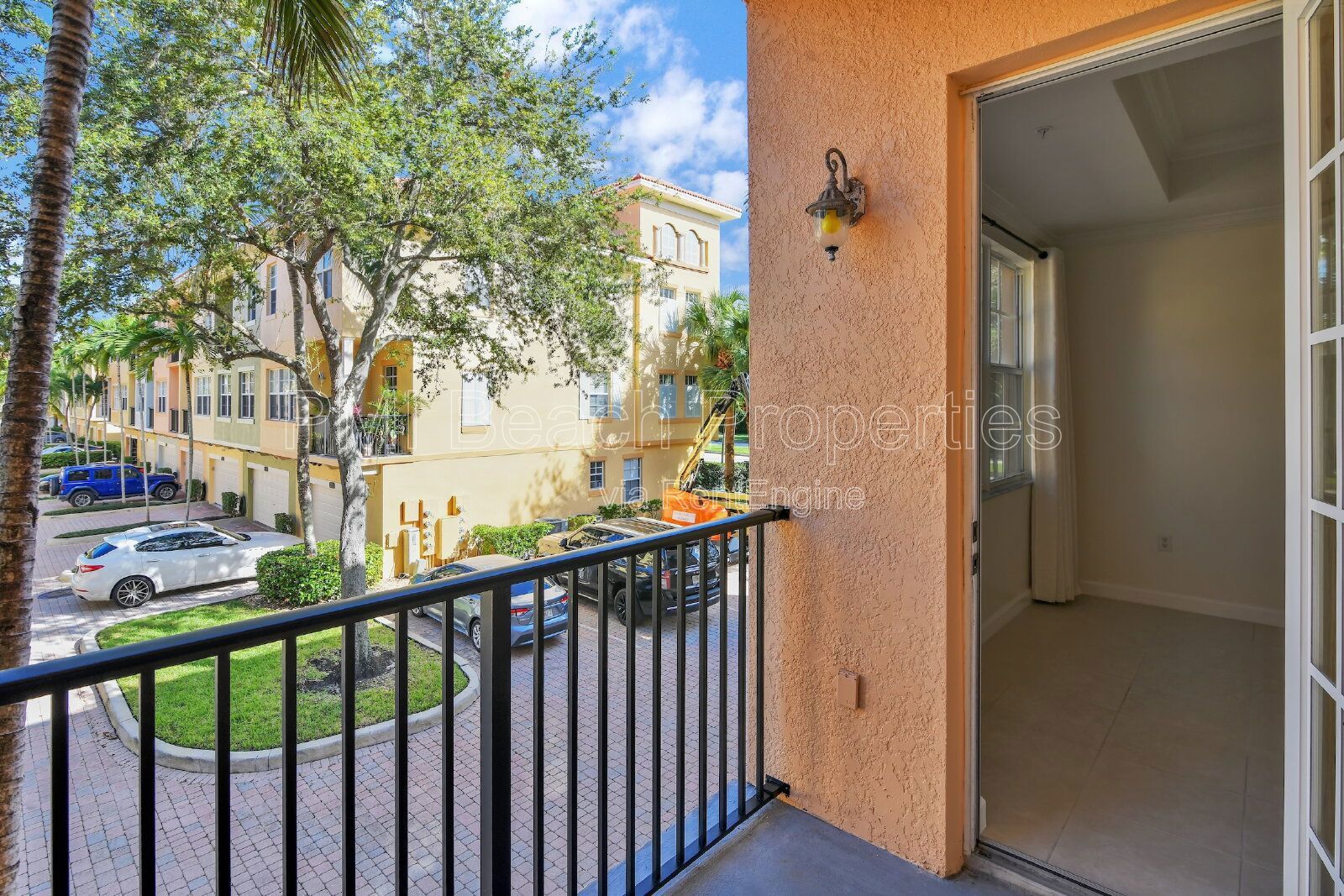 Beautiful 3 BR, 3.5 BA luxury townhome property image