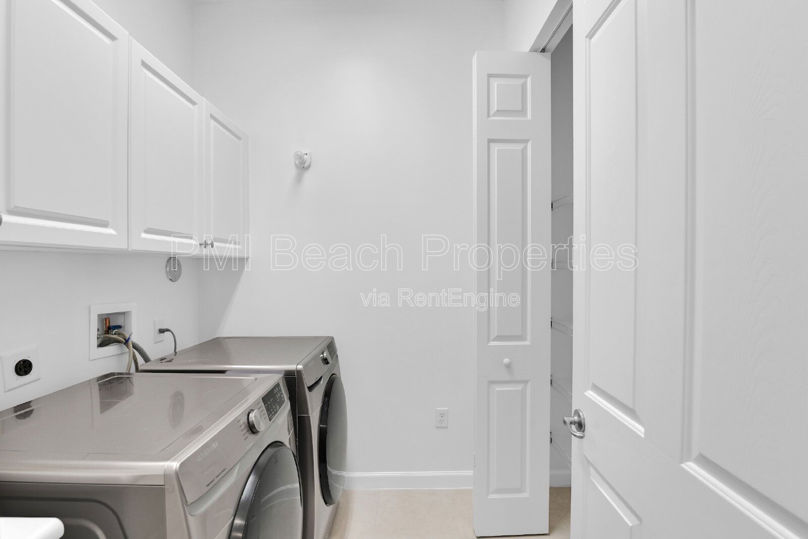 Beautiful 3 BR, 3.5 BA luxury townhome property image