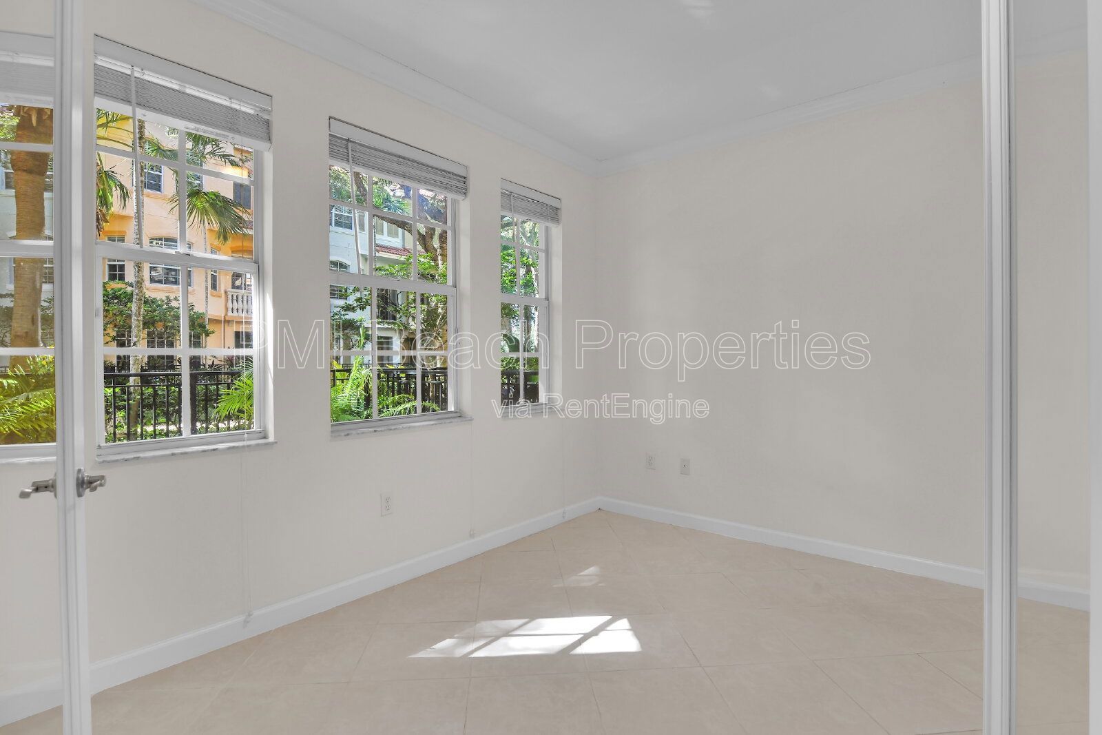 Beautiful 3 BR, 3.5 BA luxury townhome property image