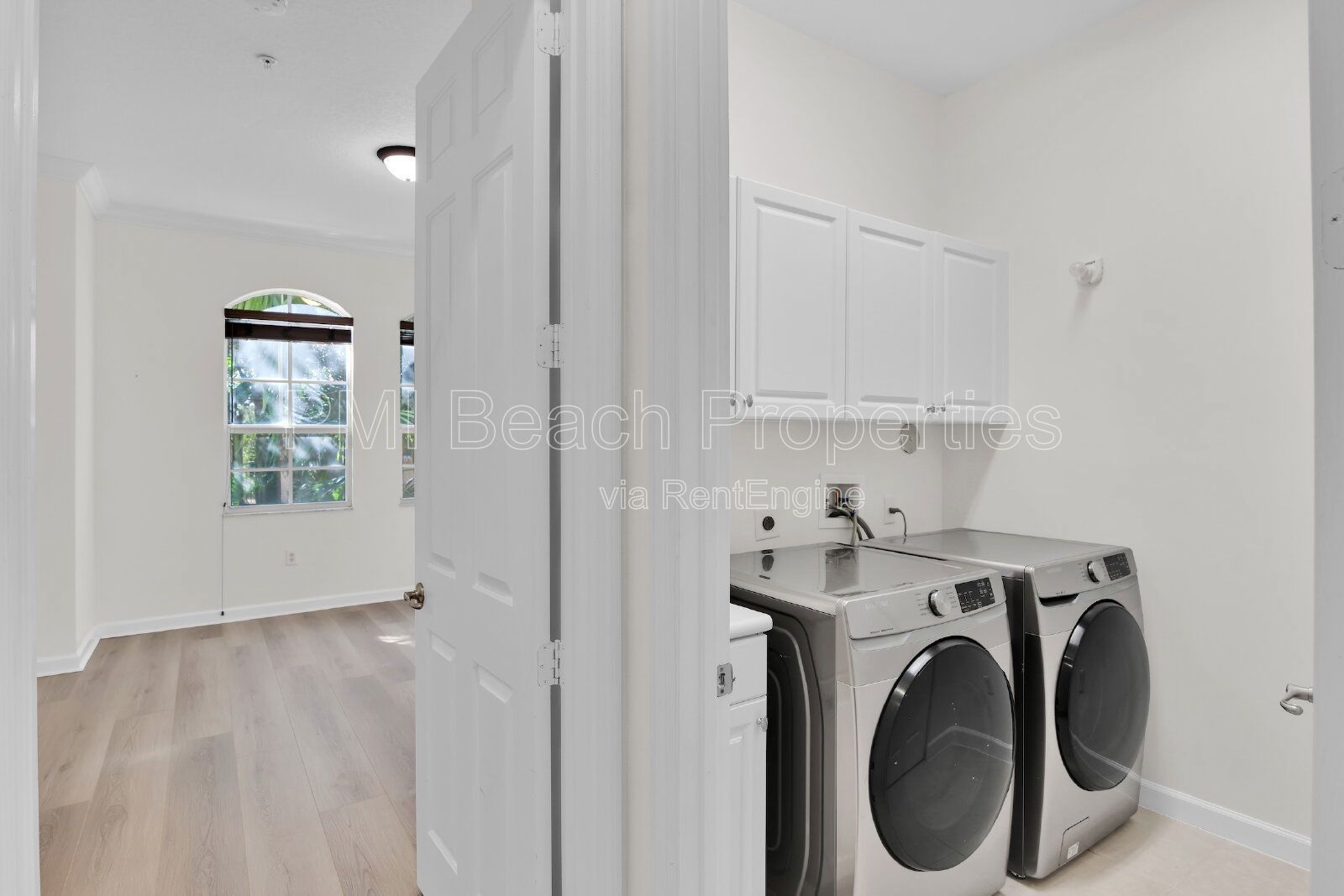 Beautiful 3 BR, 3.5 BA luxury townhome property image