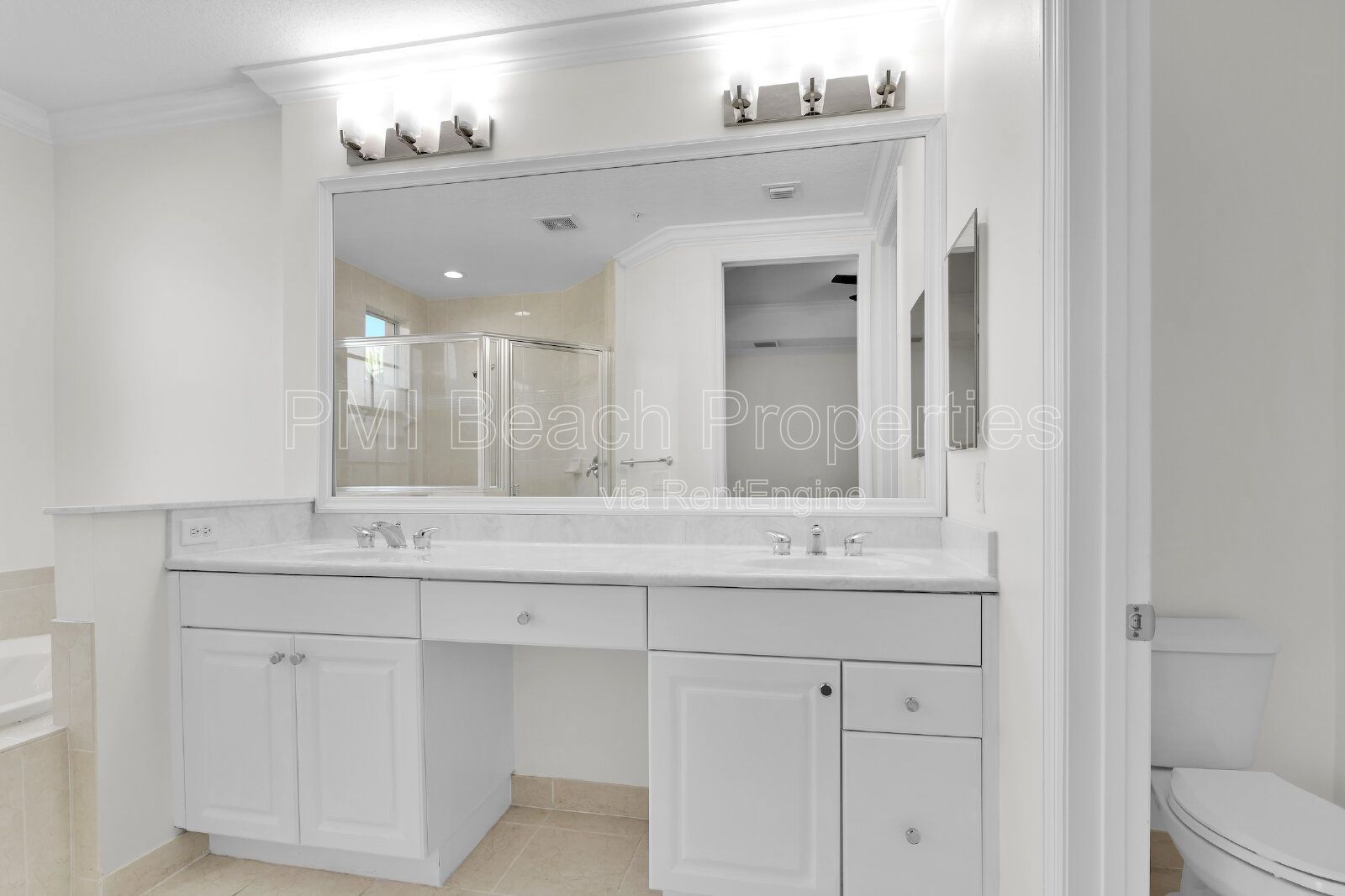 Beautiful 3 BR, 3.5 BA luxury townhome property image