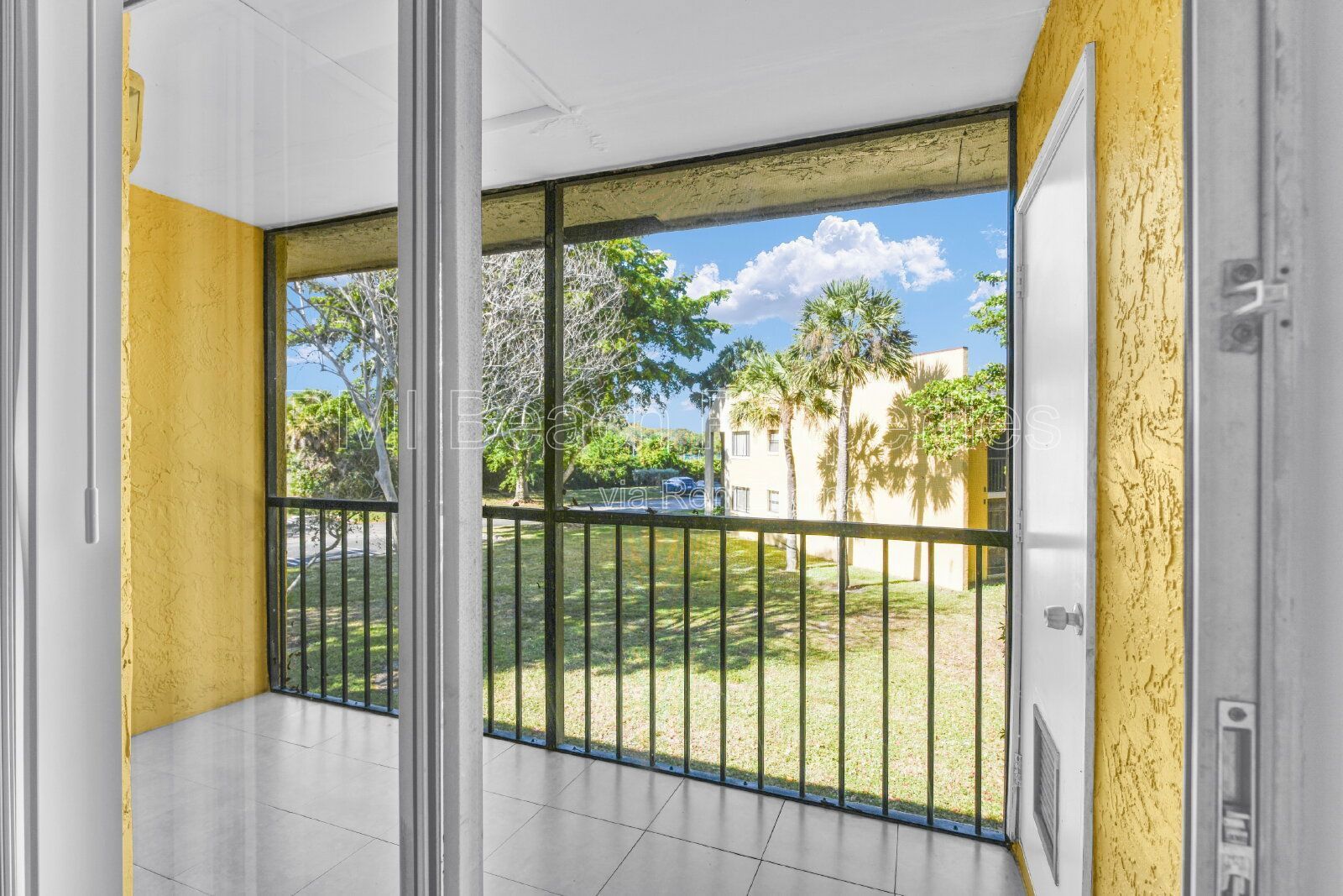 Welcome to this spacious and refreshed 2 Bed/2 Bath condo with an in unit washer and dryer, New Bathrooms and fresh paint throughout. property image