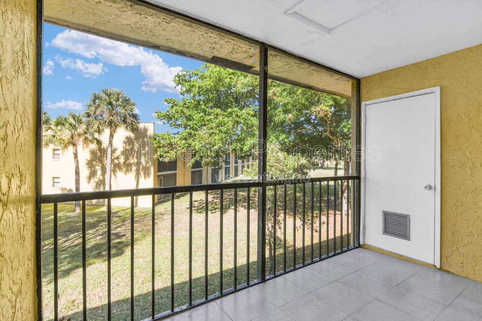 Welcome to this spacious and refreshed 2 Bed/2 Bath condo with an in unit washer and dryer, New Bathrooms and fresh paint throughout. property image