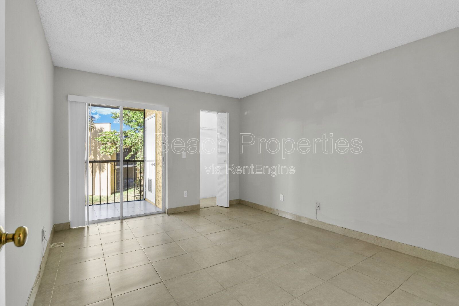 Welcome to this spacious and refreshed 2 Bed/2 Bath condo with an in unit washer and dryer, New Bathrooms and fresh paint throughout. property image
