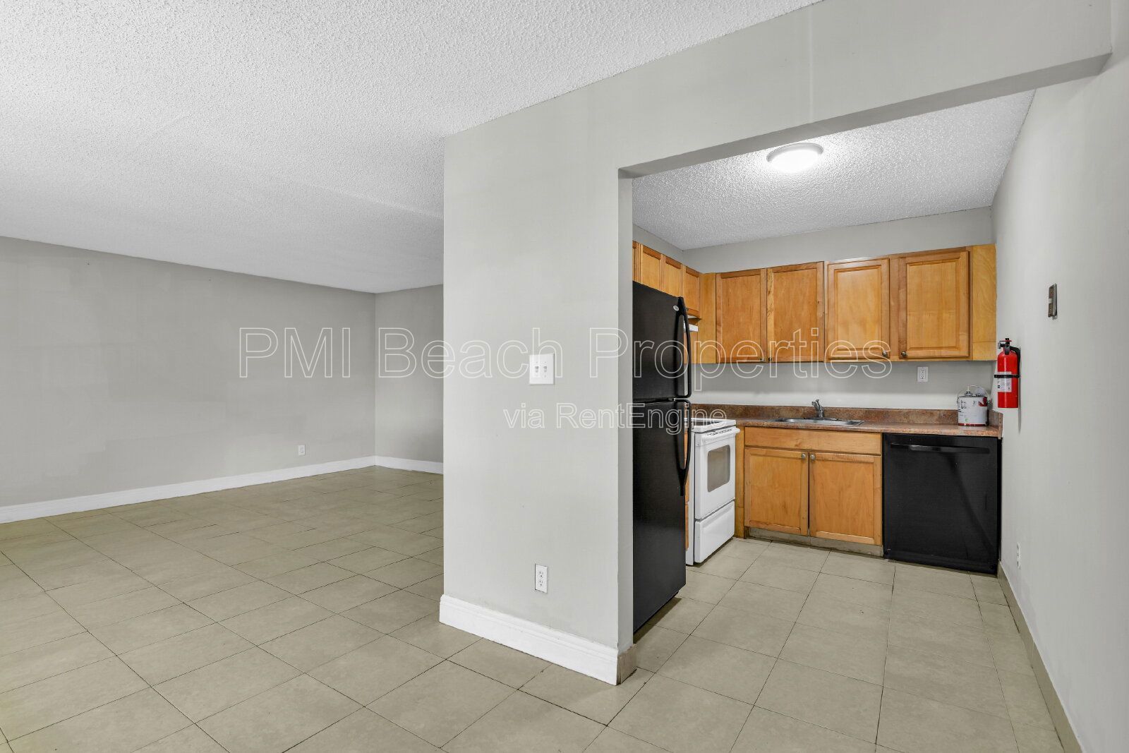 Welcome to this spacious and refreshed 2 Bed/2 Bath condo with an in unit washer and dryer, New Bathrooms and fresh paint throughout. property image