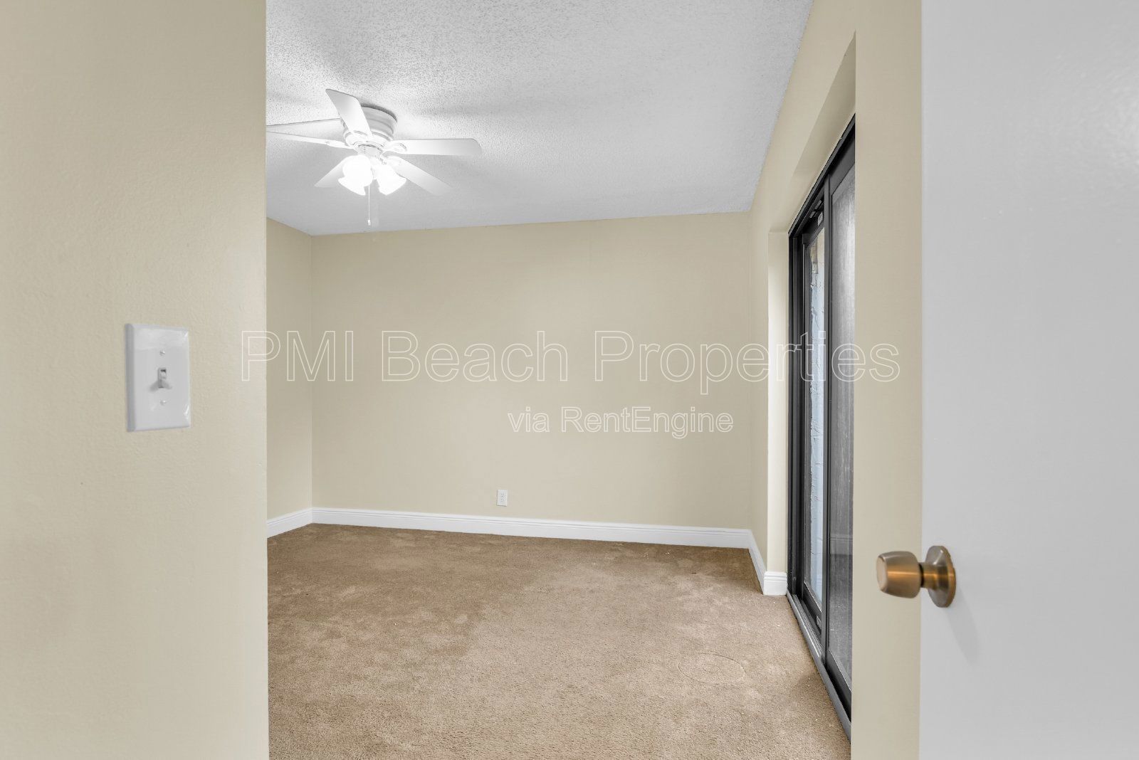 Charming 2-Bed Oasis with 2.5 Baths at 2333 Waterside Dr, Lake Worth - 1328 Sq Ft of Comfort! property image