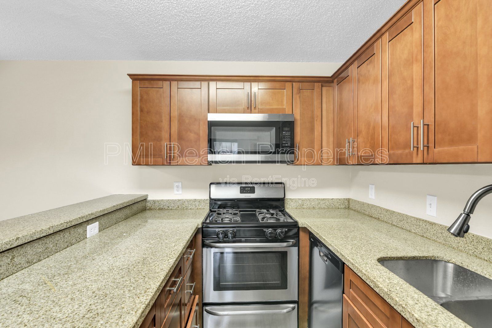 Charming 2-Bed Oasis with 2.5 Baths at 2333 Waterside Dr, Lake Worth - 1328 Sq Ft of Comfort! property image