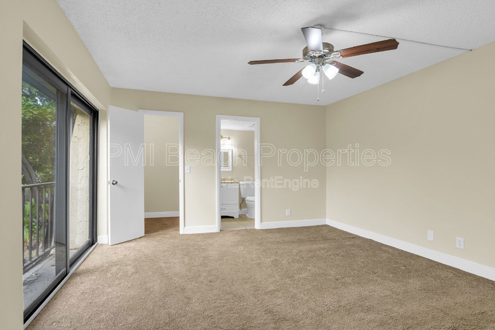 Charming 2-Bed Oasis with 2.5 Baths at 2333 Waterside Dr, Lake Worth - 1328 Sq Ft of Comfort! property image