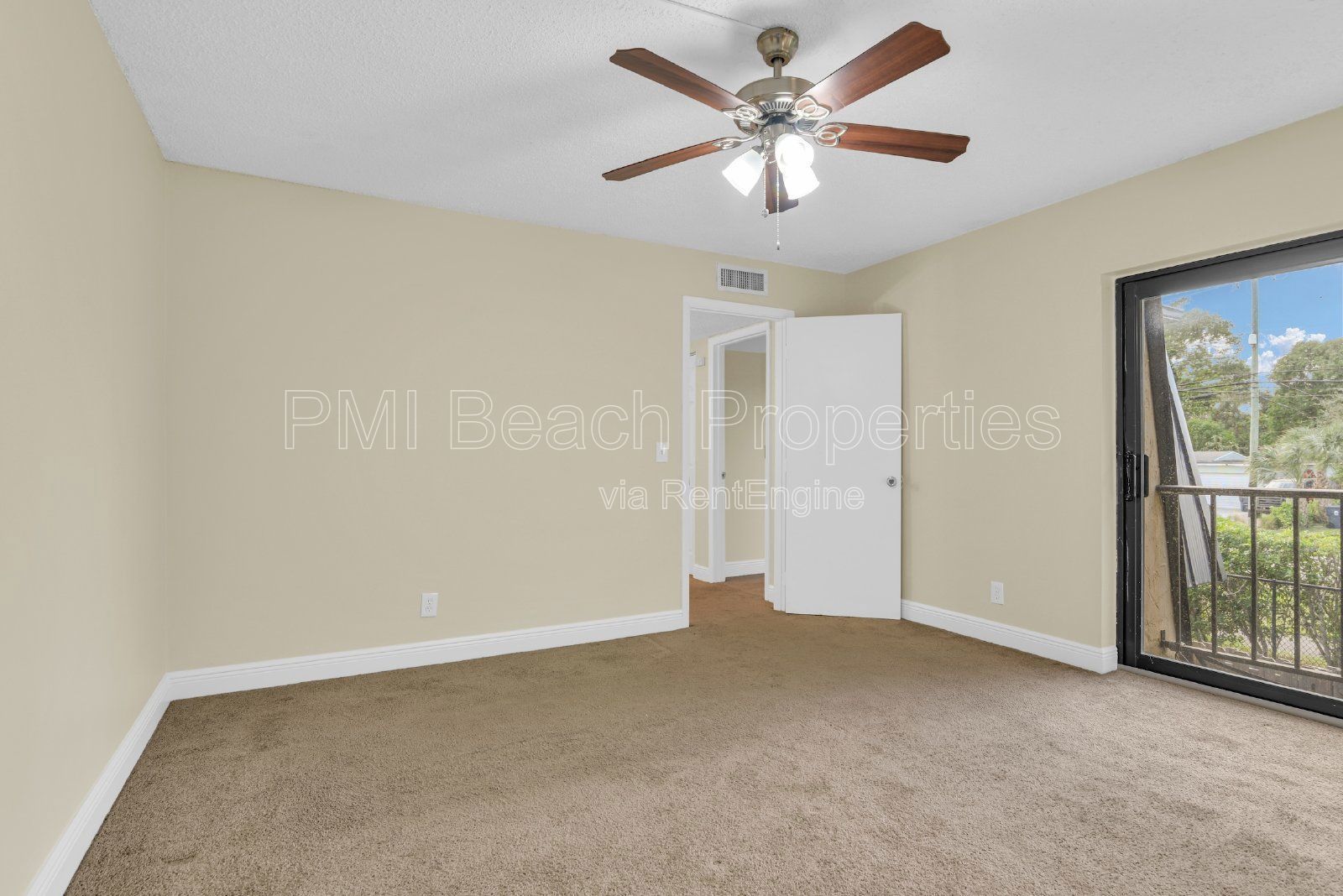 Charming 2-Bed Oasis with 2.5 Baths at 2333 Waterside Dr, Lake Worth - 1328 Sq Ft of Comfort! property image