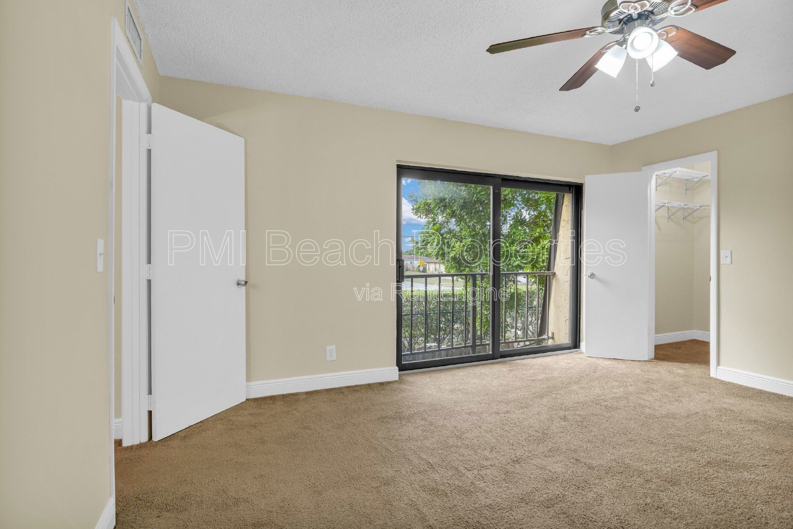 Charming 2-Bed Oasis with 2.5 Baths at 2333 Waterside Dr, Lake Worth - 1328 Sq Ft of Comfort! property image