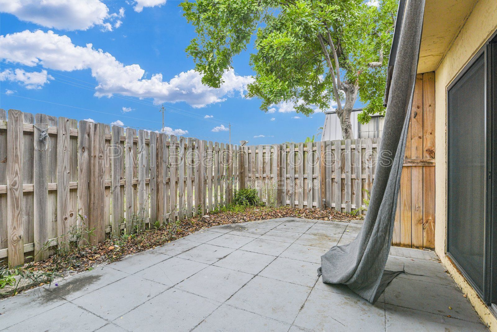 Charming 2-Bed Oasis with 2.5 Baths at 2333 Waterside Dr, Lake Worth - 1328 Sq Ft of Comfort! property image