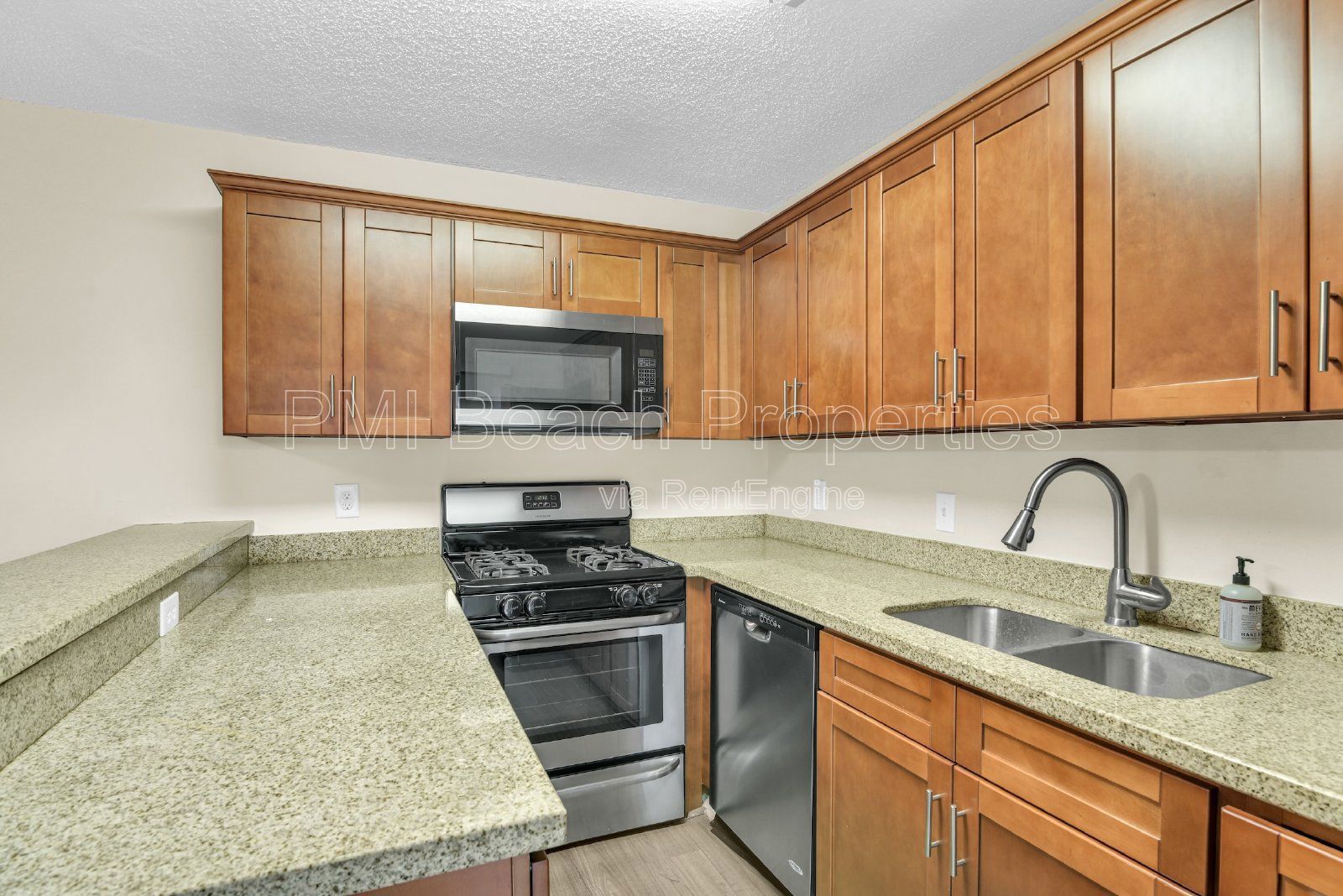 Charming 2-Bed Oasis with 2.5 Baths at 2333 Waterside Dr, Lake Worth - 1328 Sq Ft of Comfort! property image