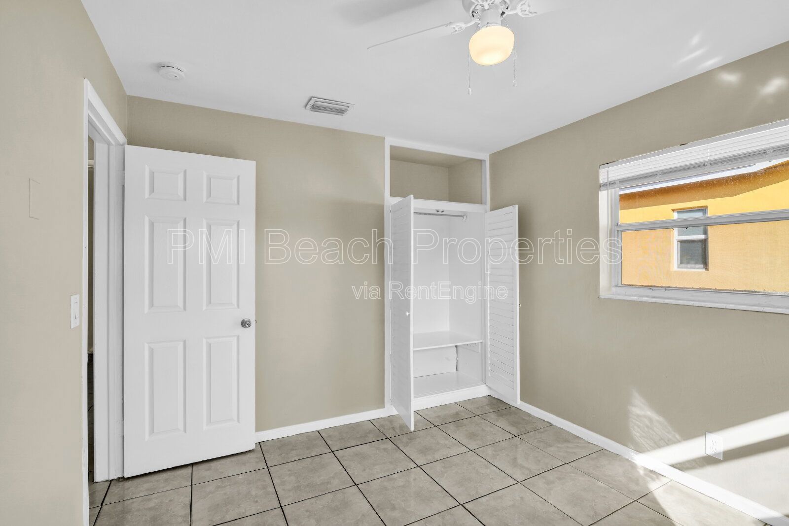 Conveniently located 2 bed/ 1 bath with Back Yard property image