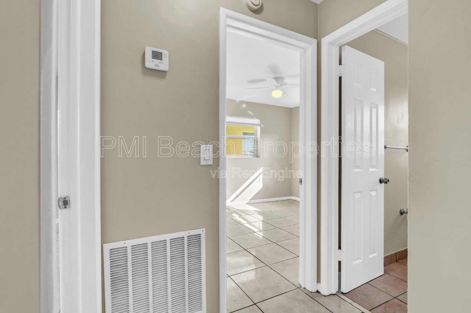 Conveniently located 2 bed/ 1 bath with Back Yard property image