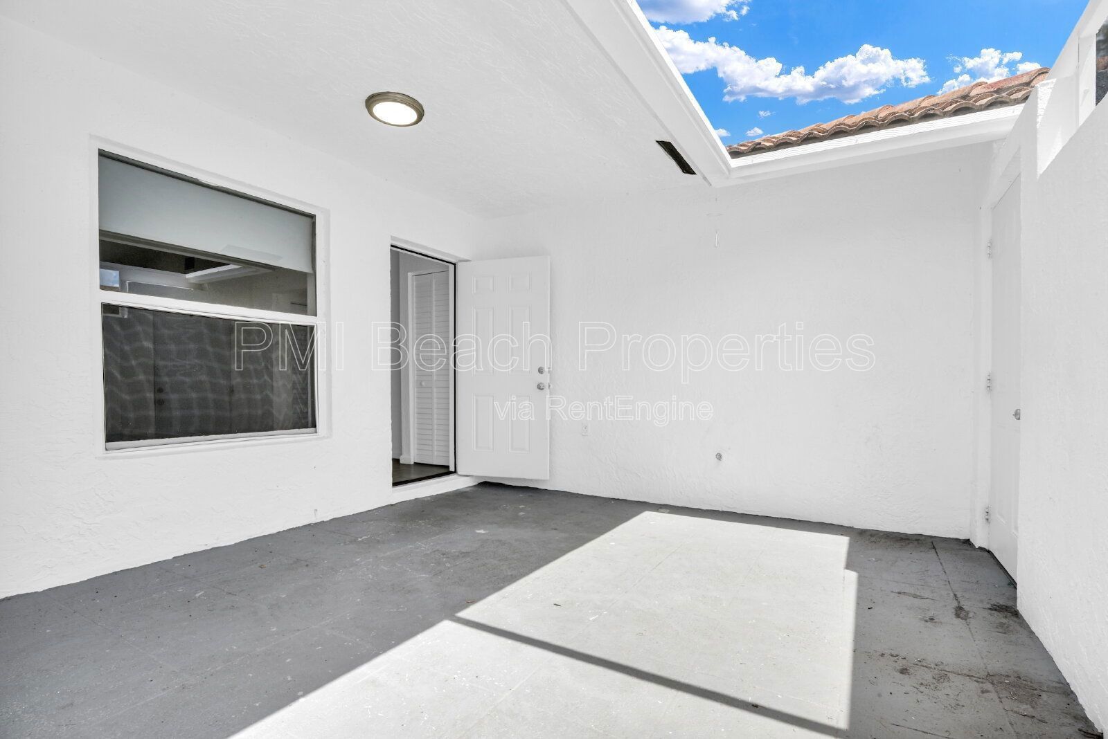 Spacious 4 Bedroom Townhouse in Wellington! property image