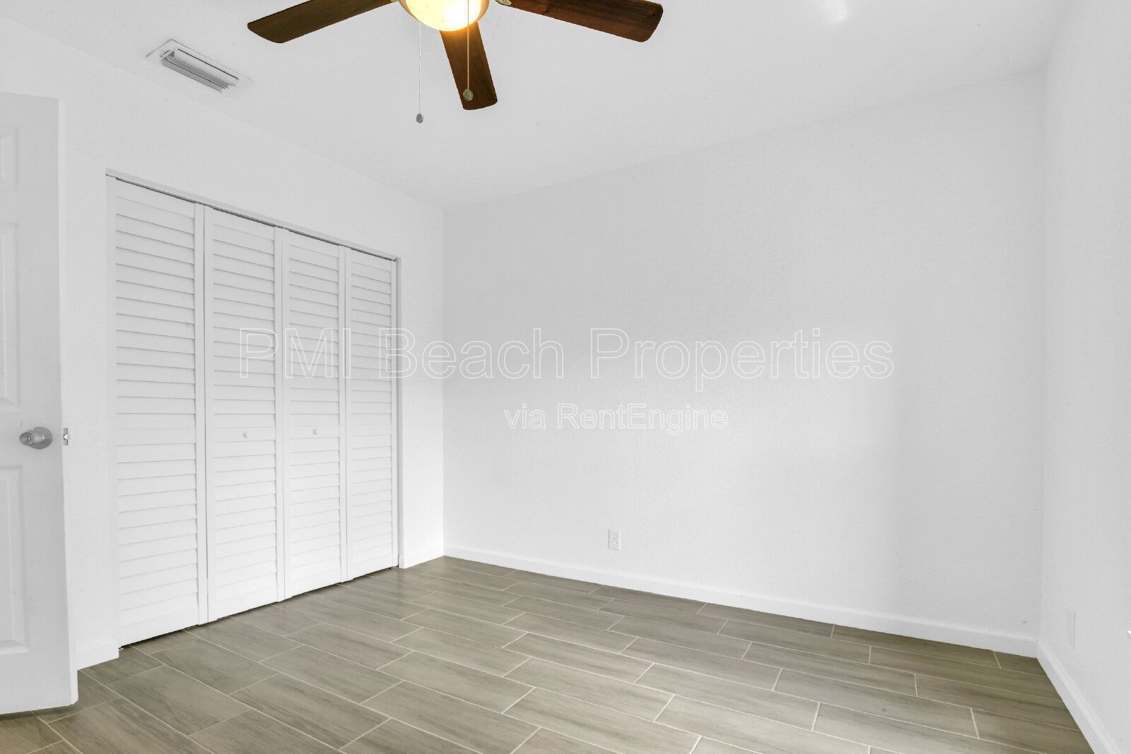 Spacious 4 Bedroom Townhouse in Wellington! property image