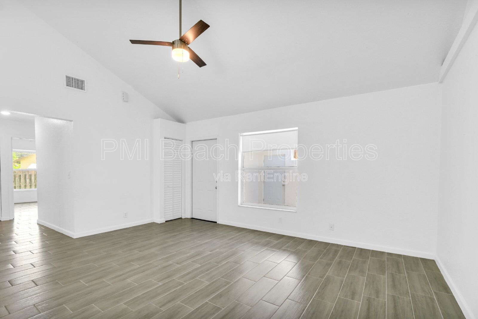 Spacious 4 Bedroom Townhouse in Wellington! property image