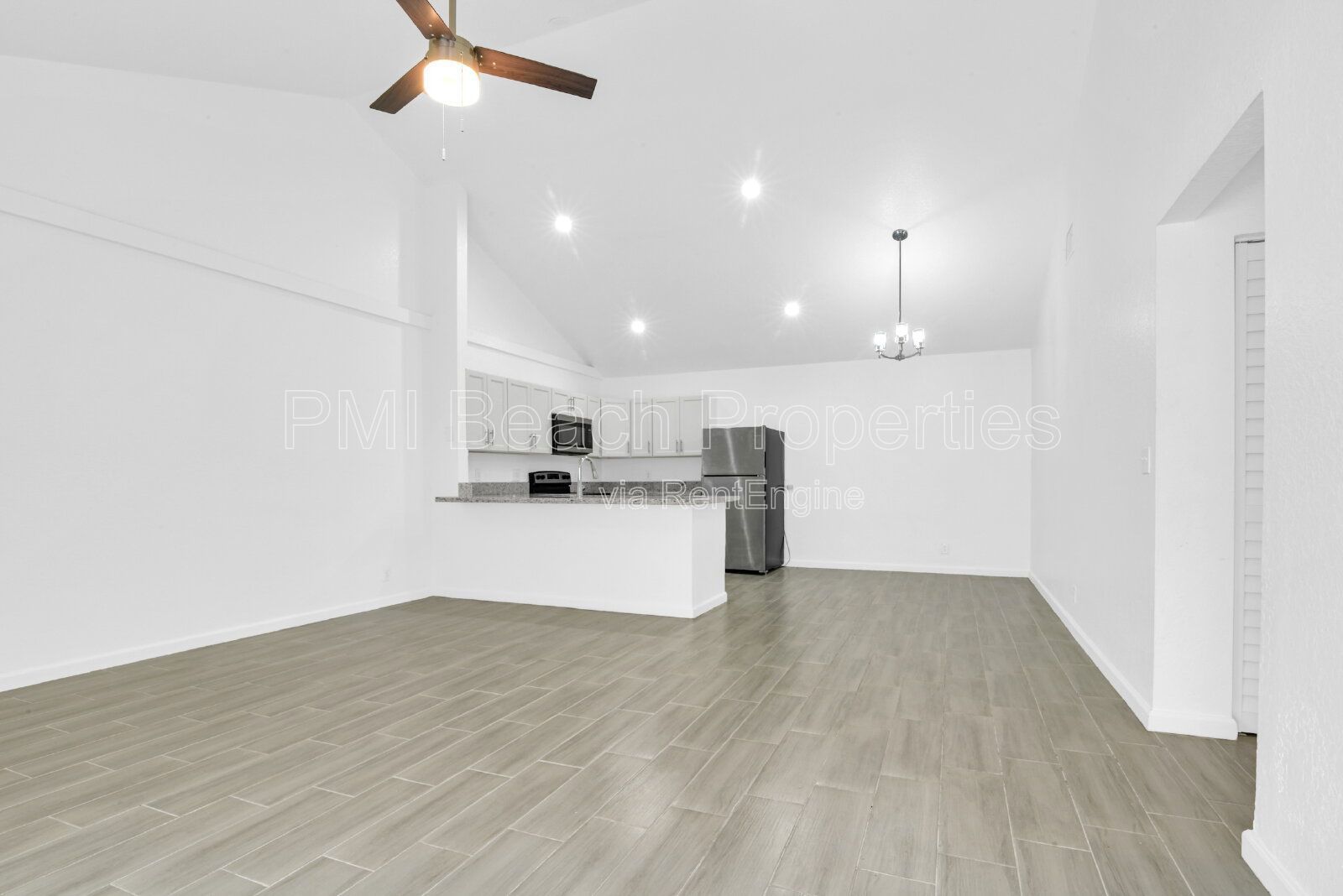 Spacious 4 Bedroom Townhouse in Wellington! property image