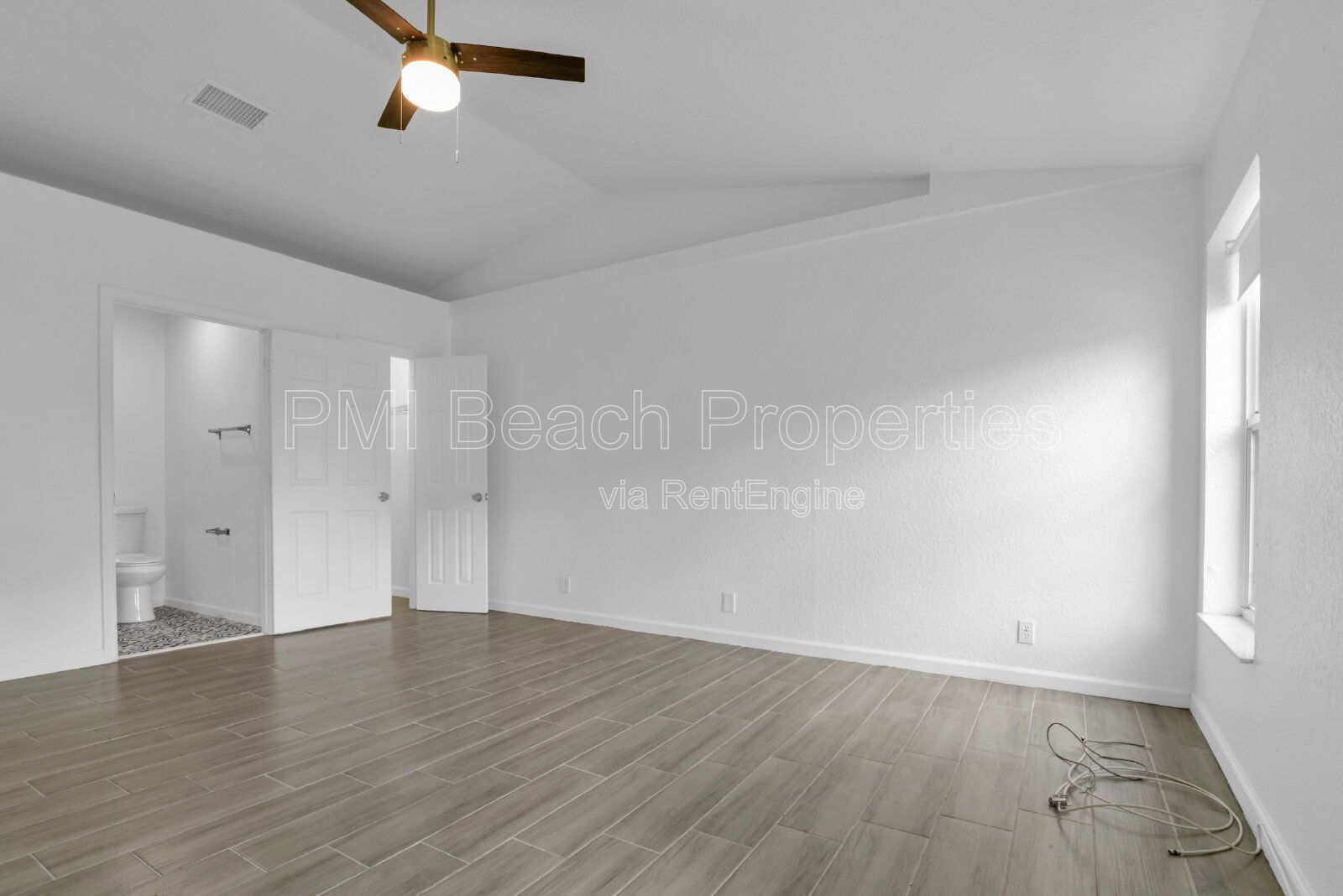 Spacious 4 Bedroom Townhouse in Wellington! property image