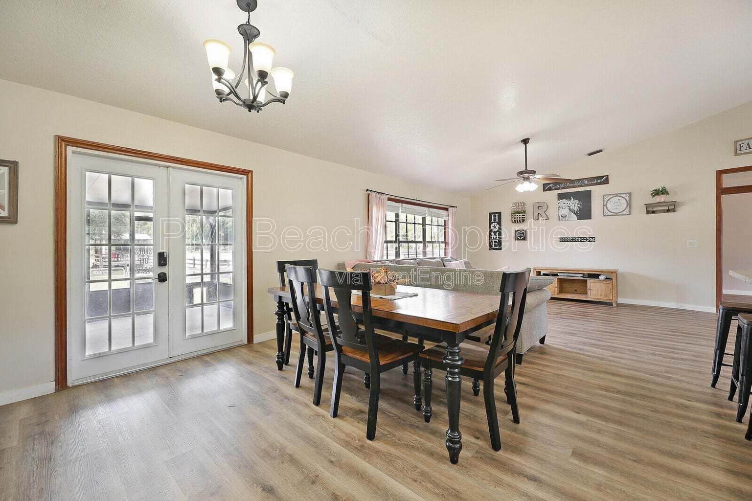 Rent just the home or rent the home and stalls (inquire for price on Home + Stalls). property image