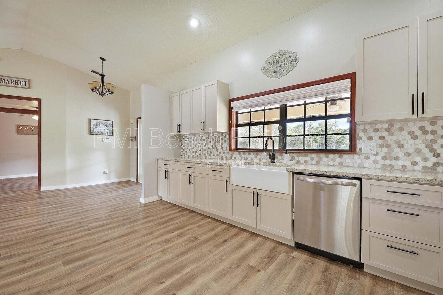 Rent just the home or rent the home and stalls (inquire for price on Home + Stalls). property image