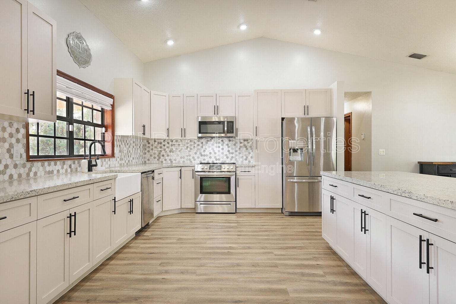 Rent just the home or rent the home and stalls (inquire for price on Home + Stalls). property image