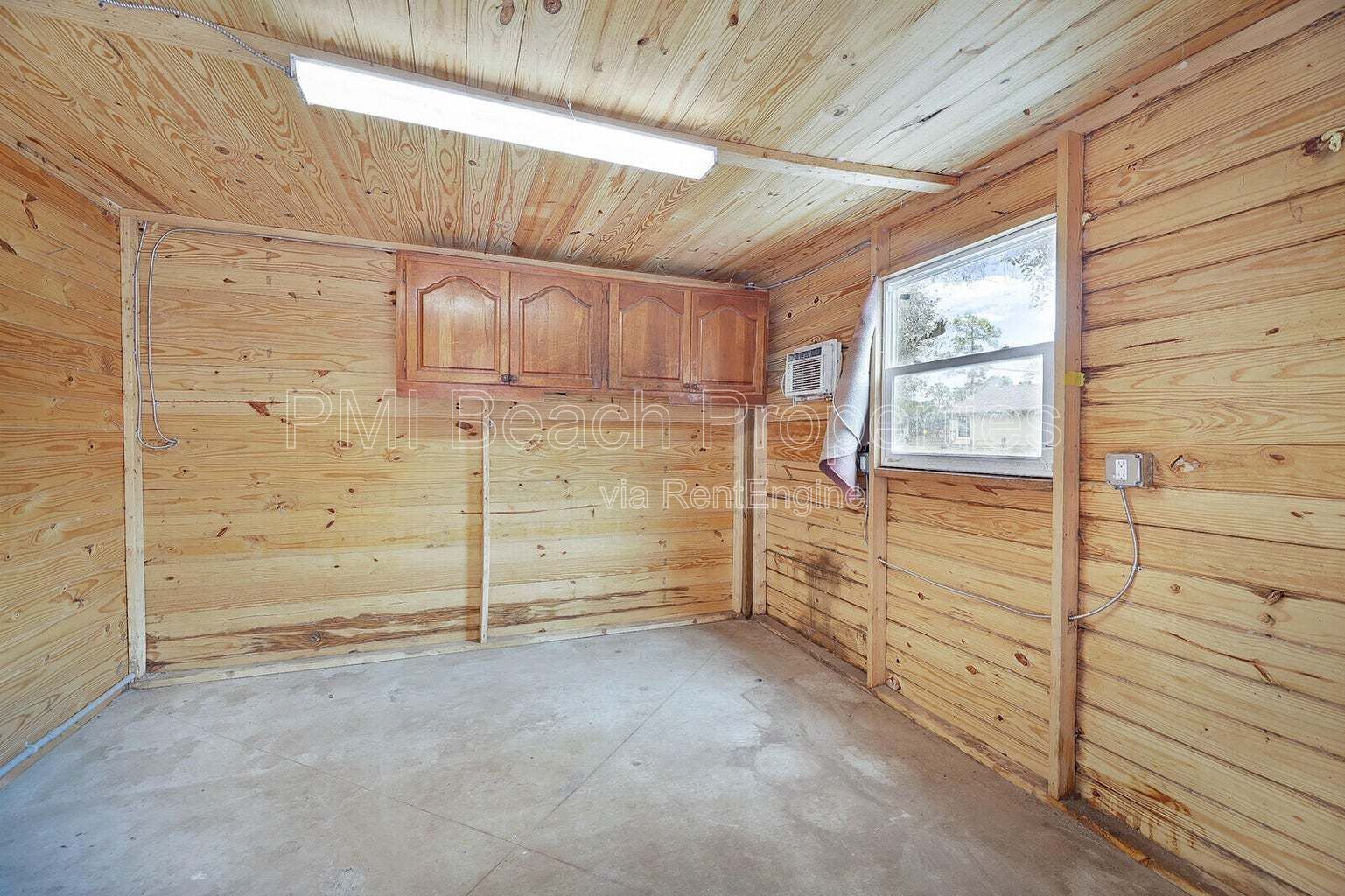 Rent just the home or rent the home and stalls (inquire for price on Home + Stalls). property image