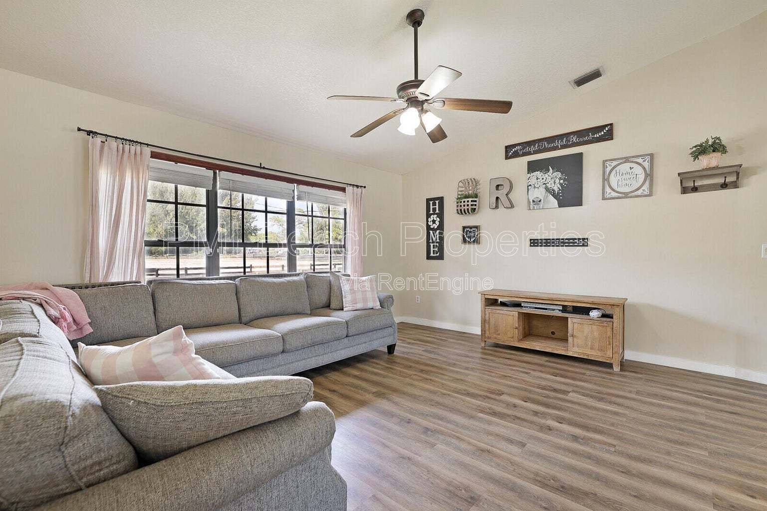 Rent just the home or rent the home and stalls (inquire for price on Home + Stalls). property image