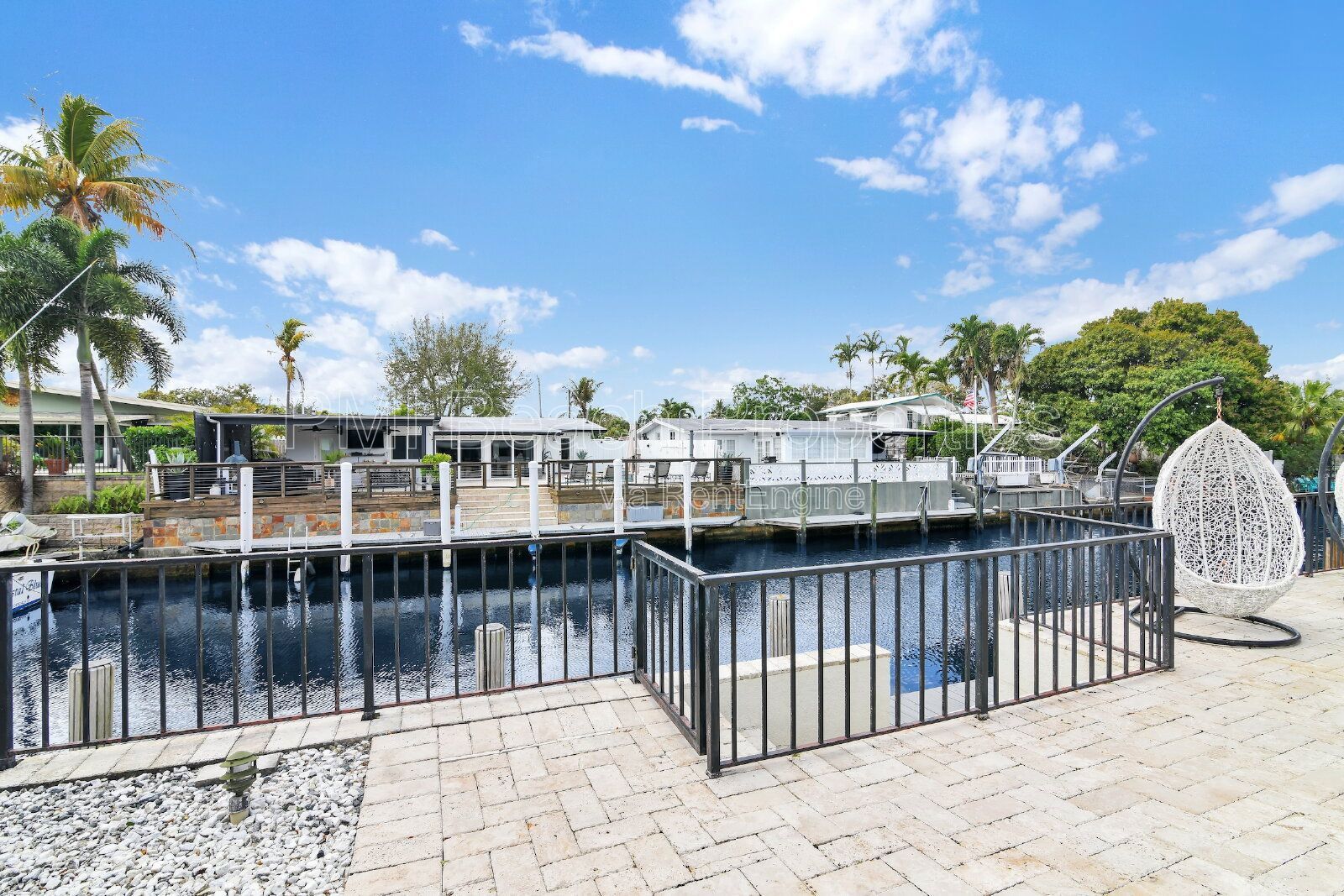 Canal front, Pool Home! property image