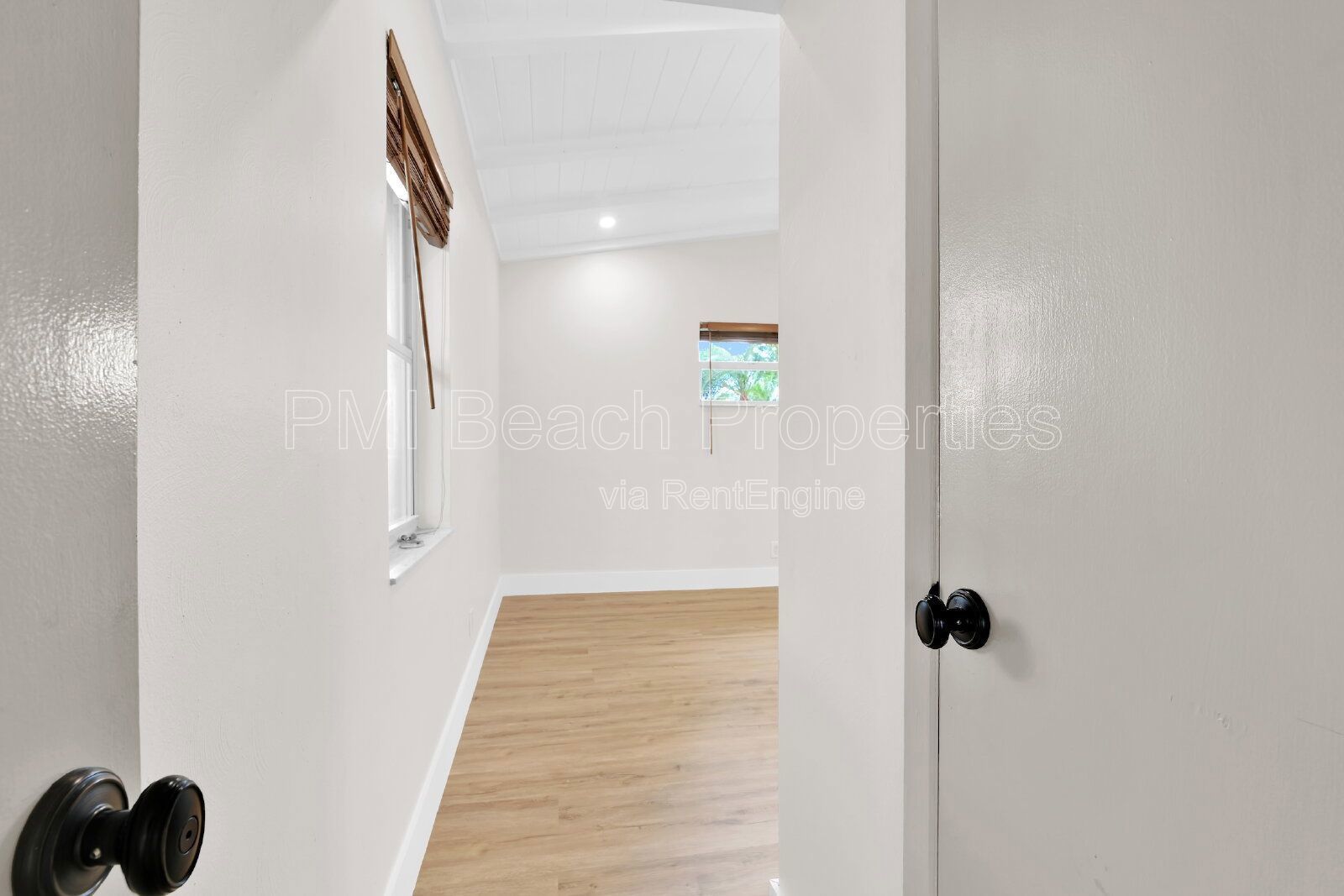 Canal front, Pool Home! property image