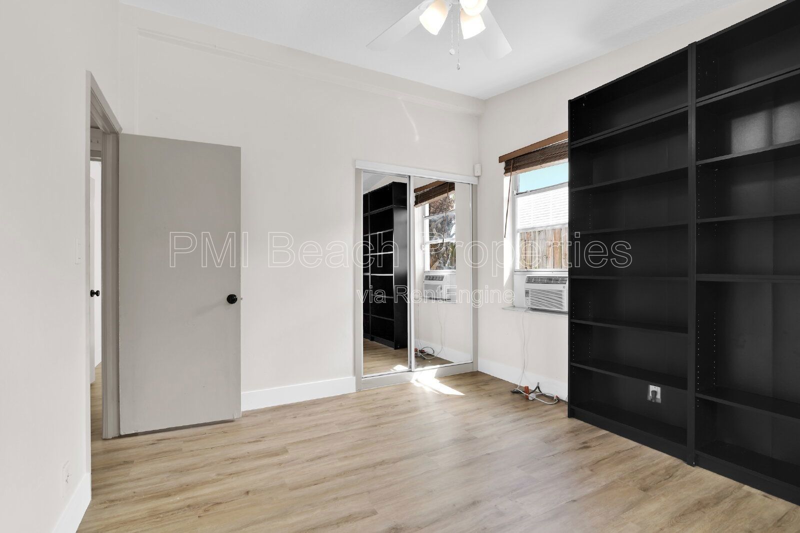 Canal front, Pool Home! property image