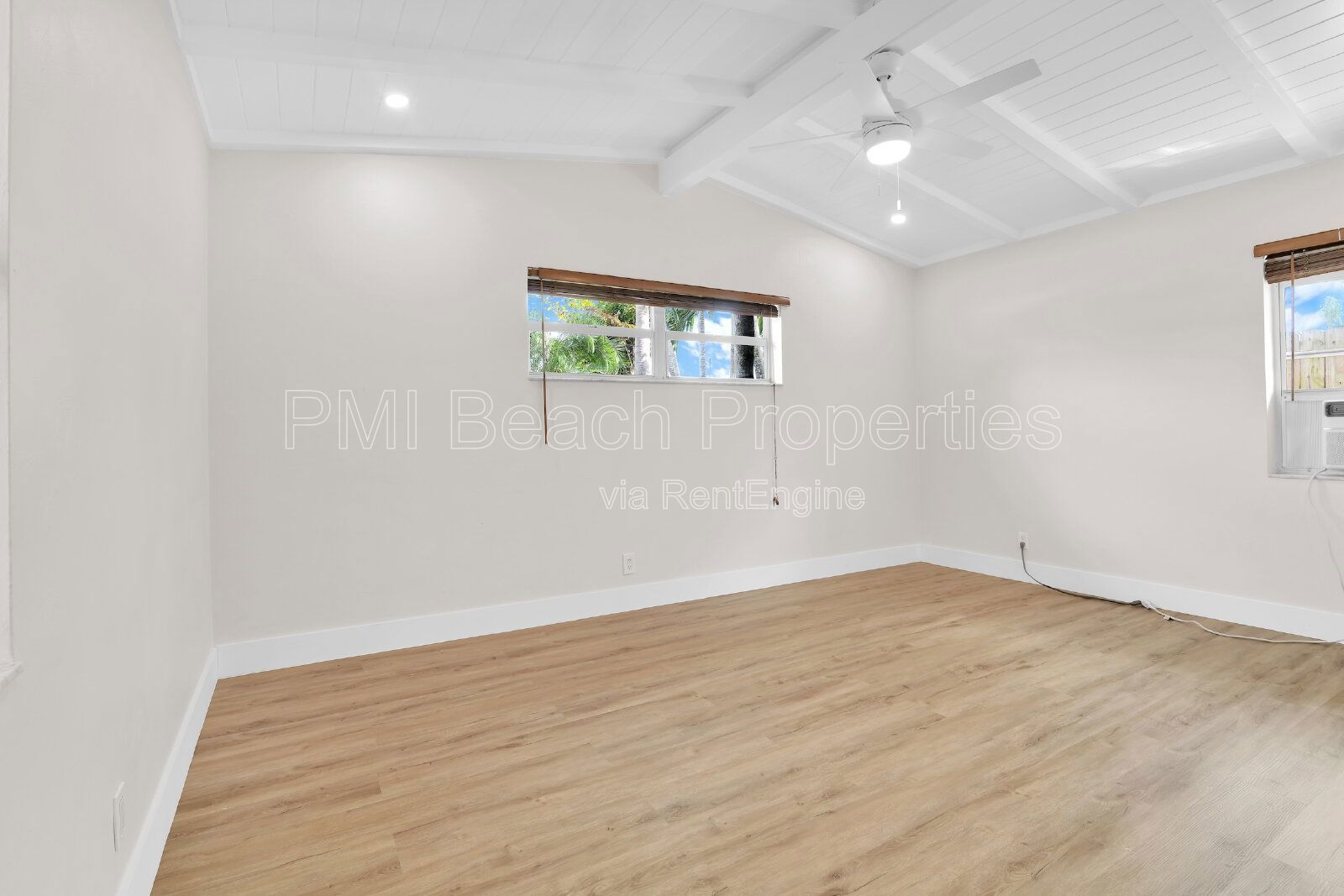 Canal front, Pool Home! property image