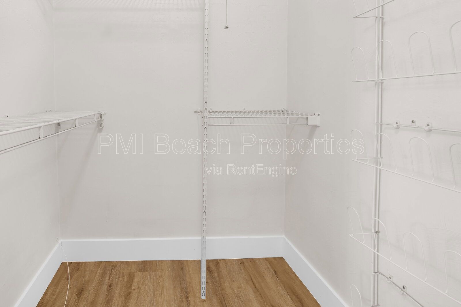 Canal front, Pool Home! property image