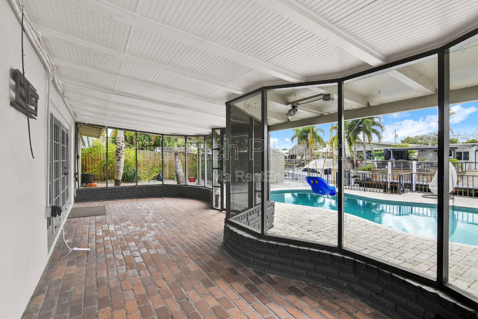Canal front, Pool Home! property image