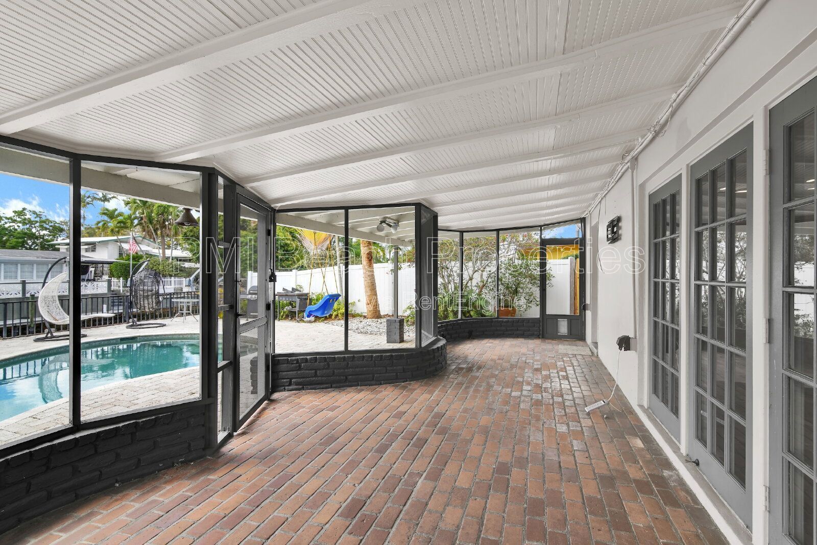 Canal front, Pool Home! property image