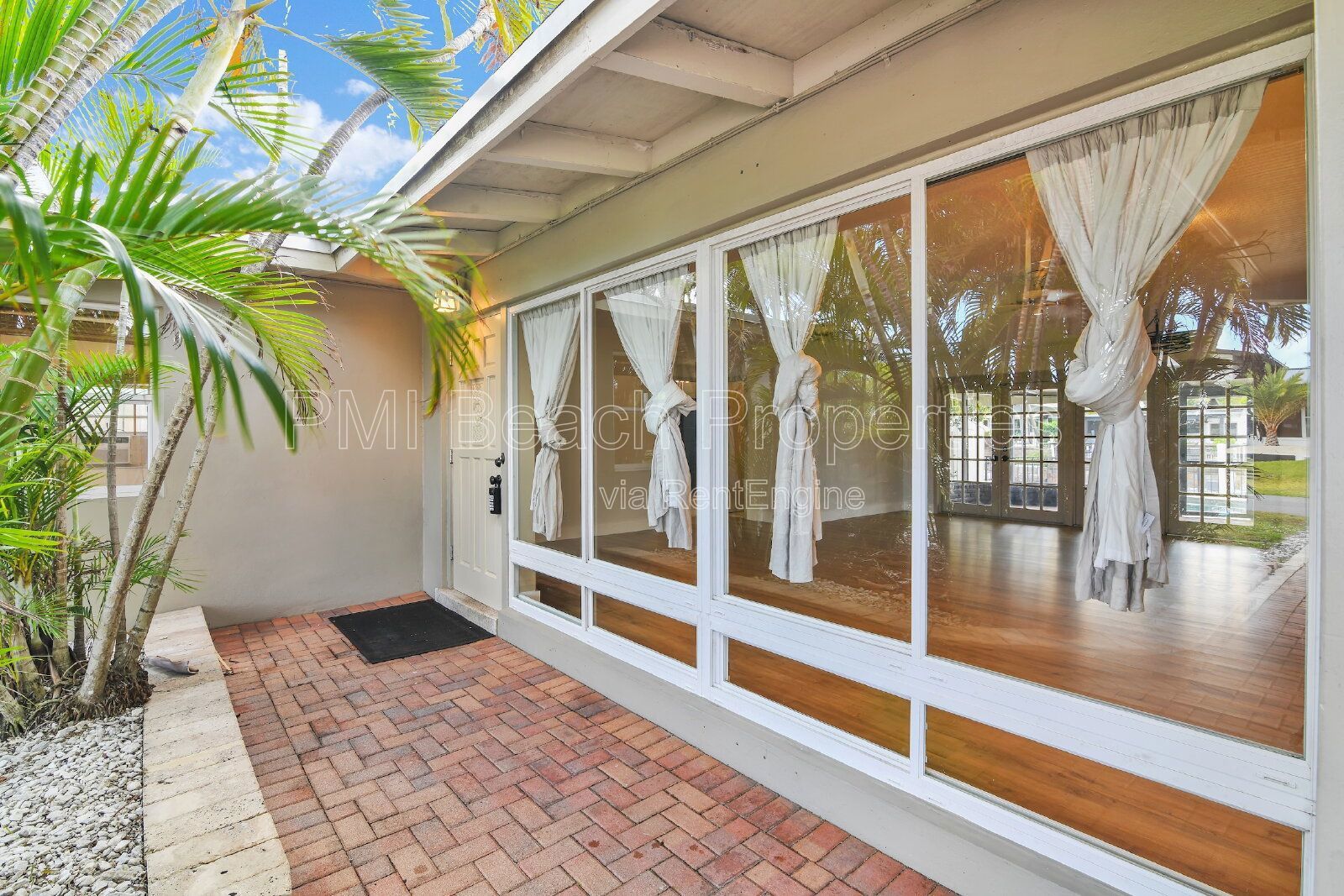 Canal front, Pool Home! property image