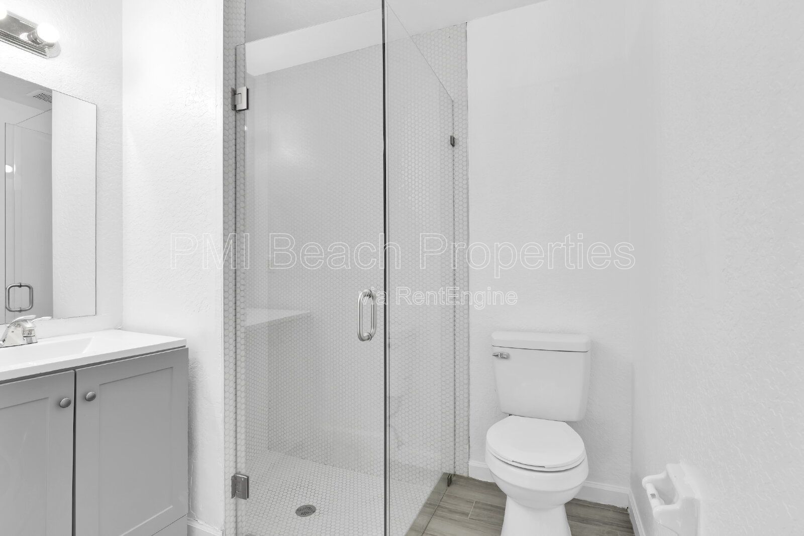 Spacious 4 Bed/ 2bathroom Townhouse in Wellington! property image