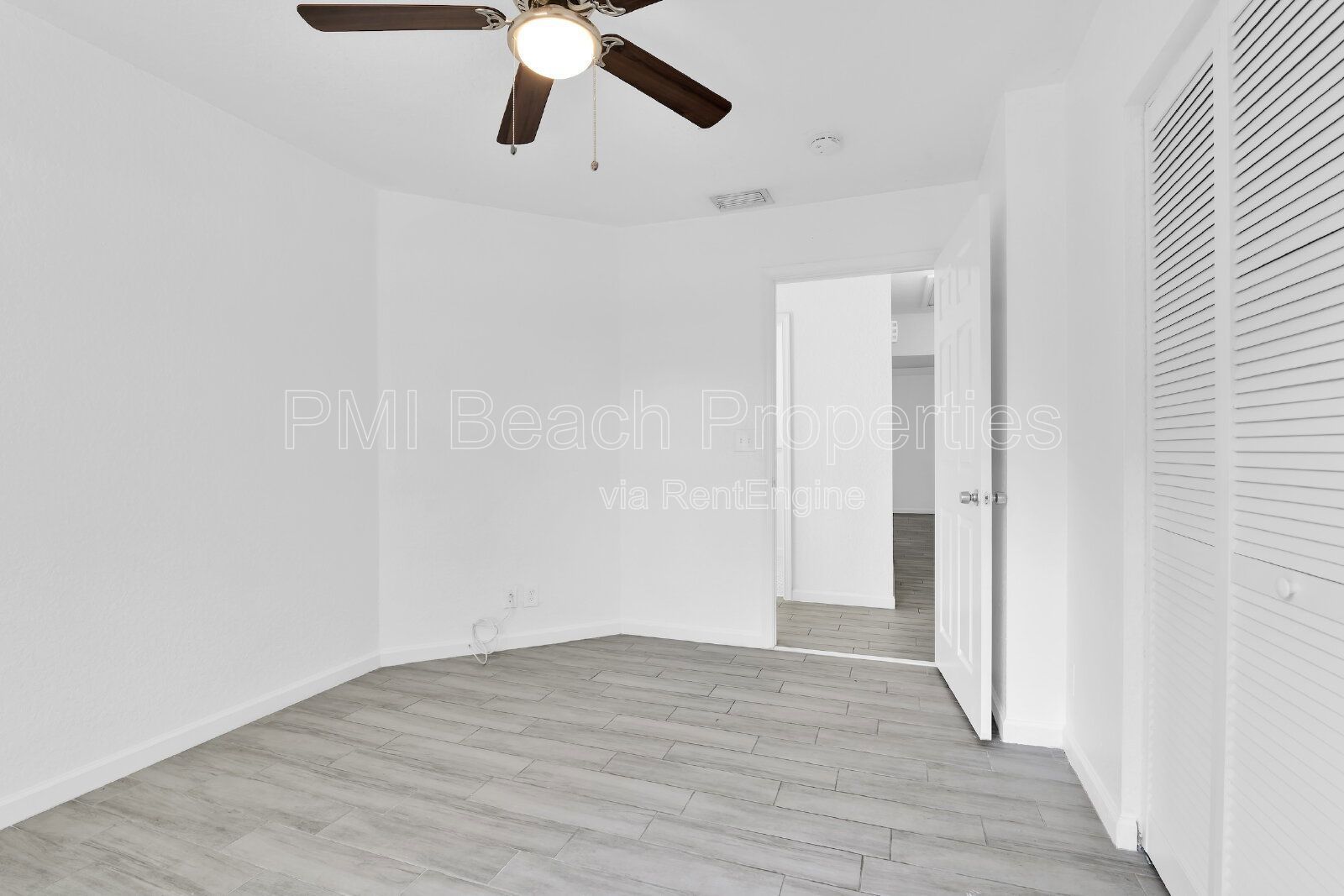 Spacious 4 Bed/ 2bathroom Townhouse in Wellington! property image