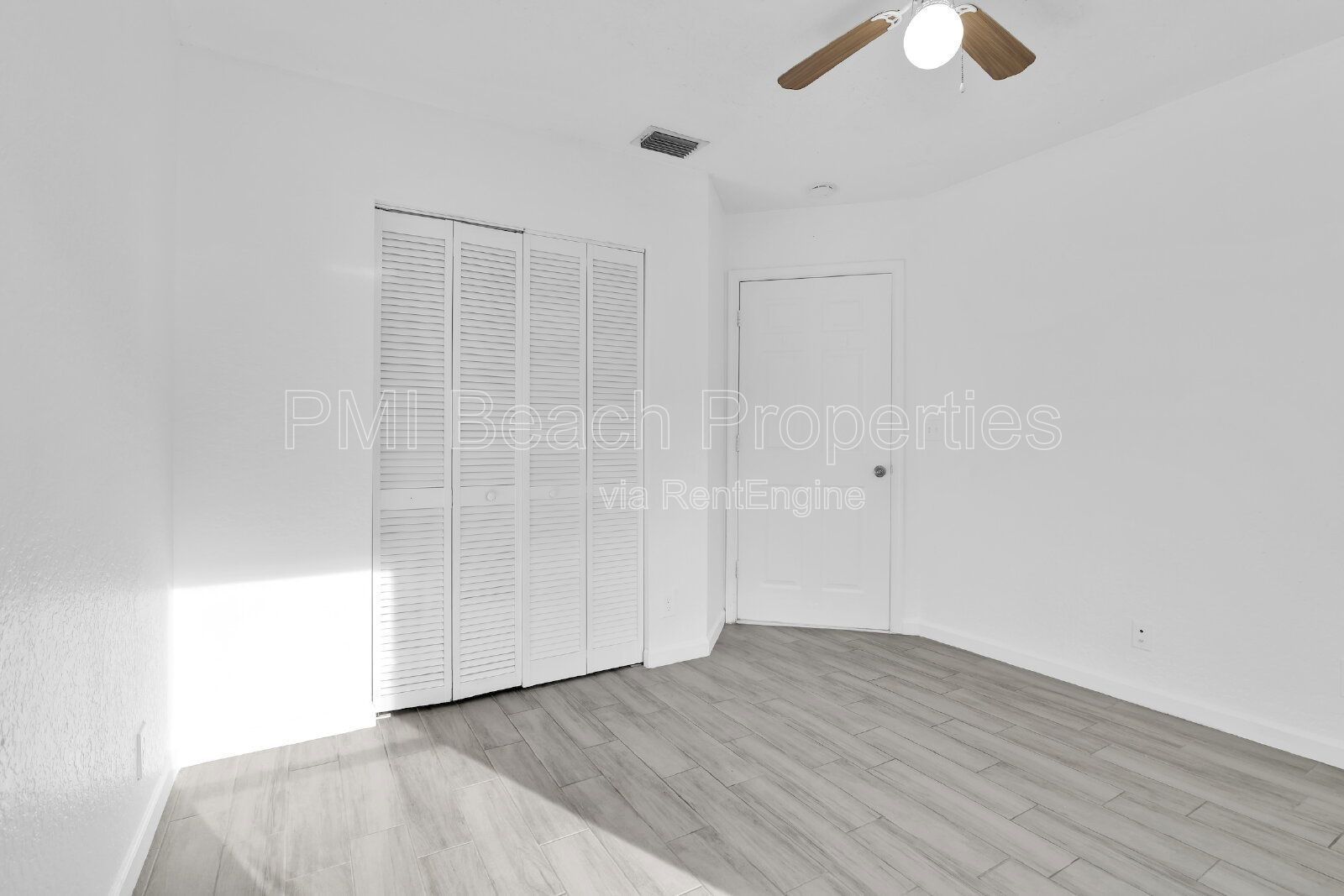 Spacious 4 Bed/ 2bathroom Townhouse in Wellington! property image