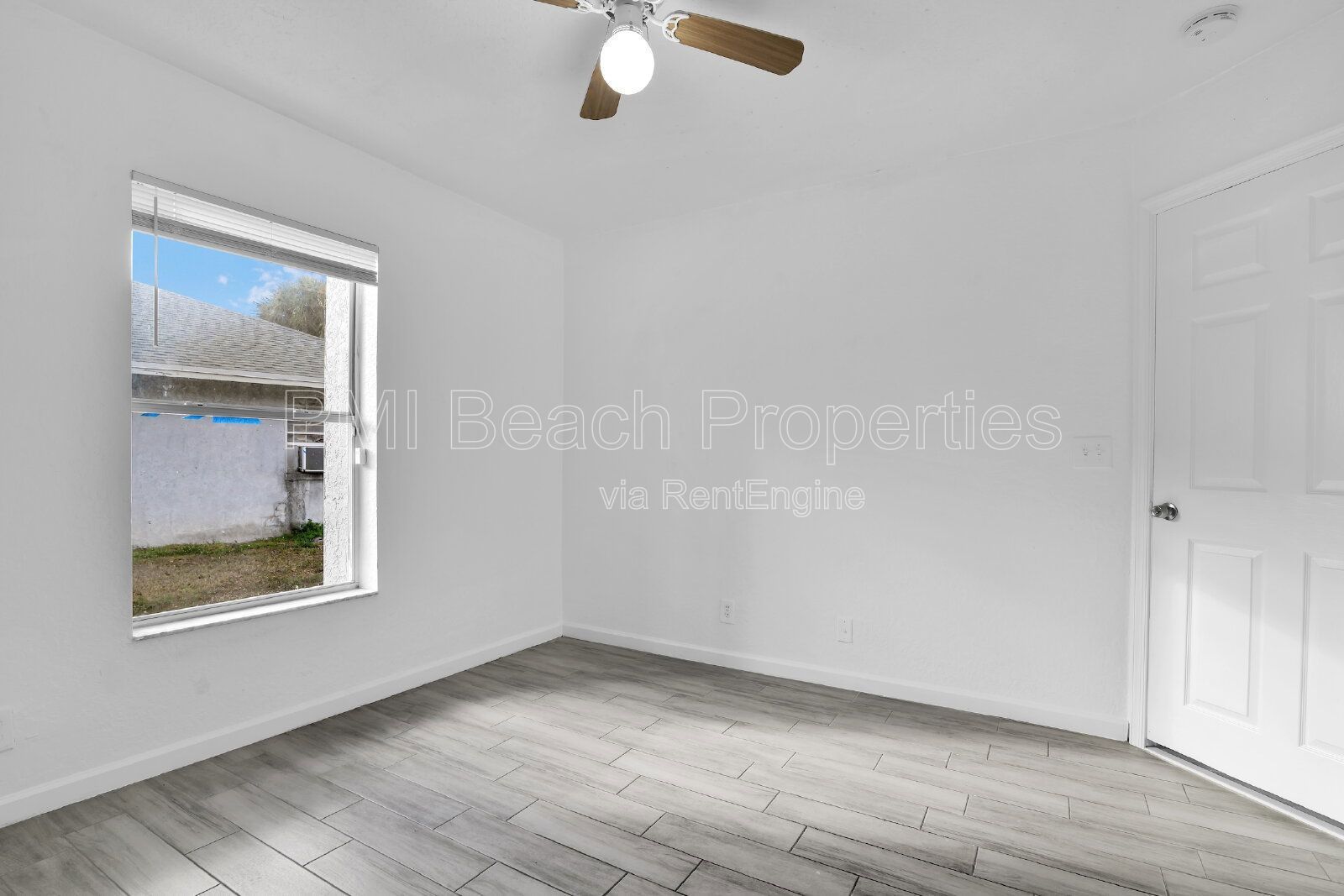 Spacious 4 Bed/ 2bathroom Townhouse in Wellington! property image